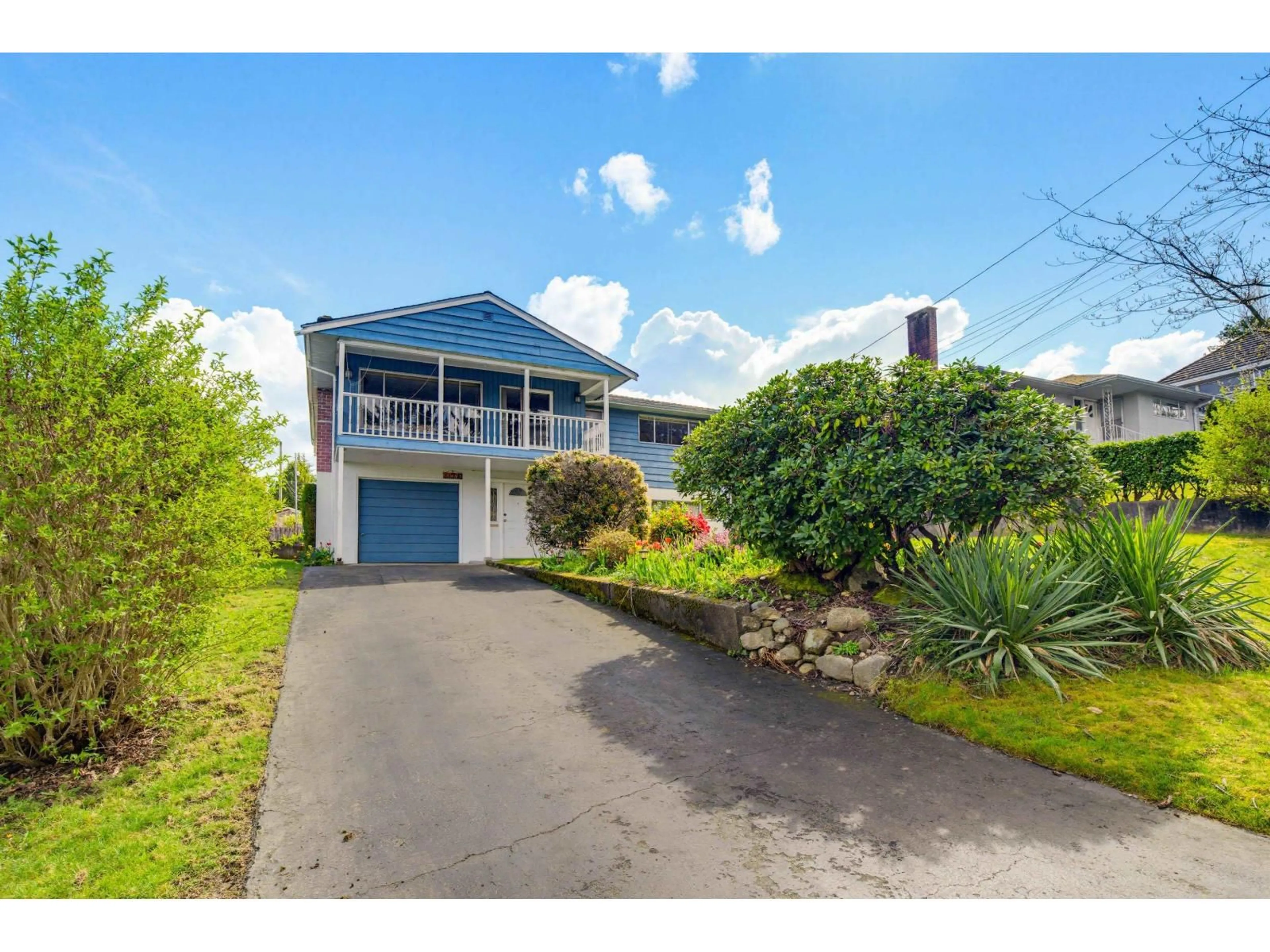 A pic from outside/outdoor area/front of a property/back of a property/a pic from drone, street for 11236 135 STREET, Surrey British Columbia V3R2Z7