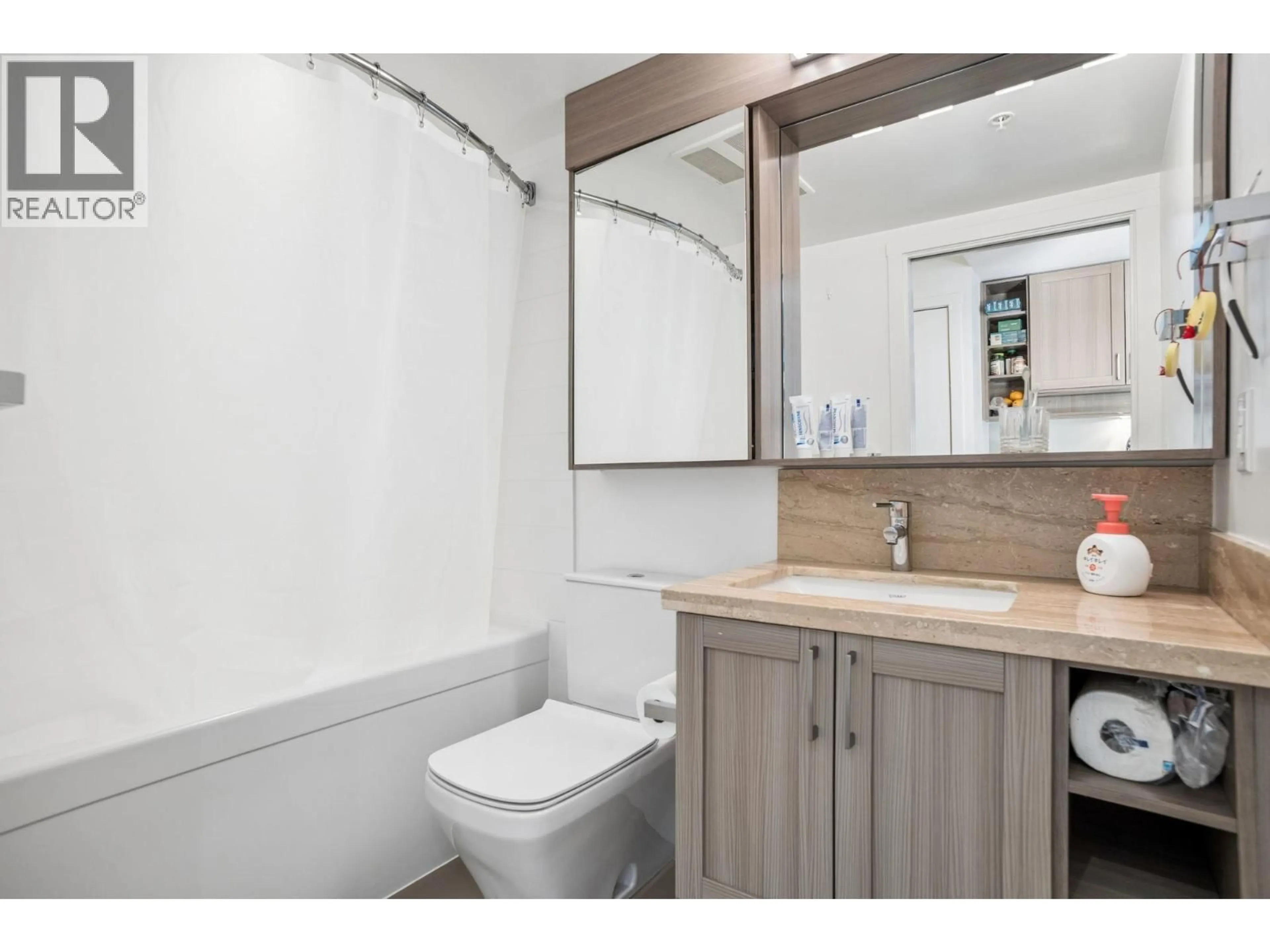 Standard bathroom, unknown for 317 - 5665 BOUNDARY ROAD, Vancouver British Columbia V5R0E4