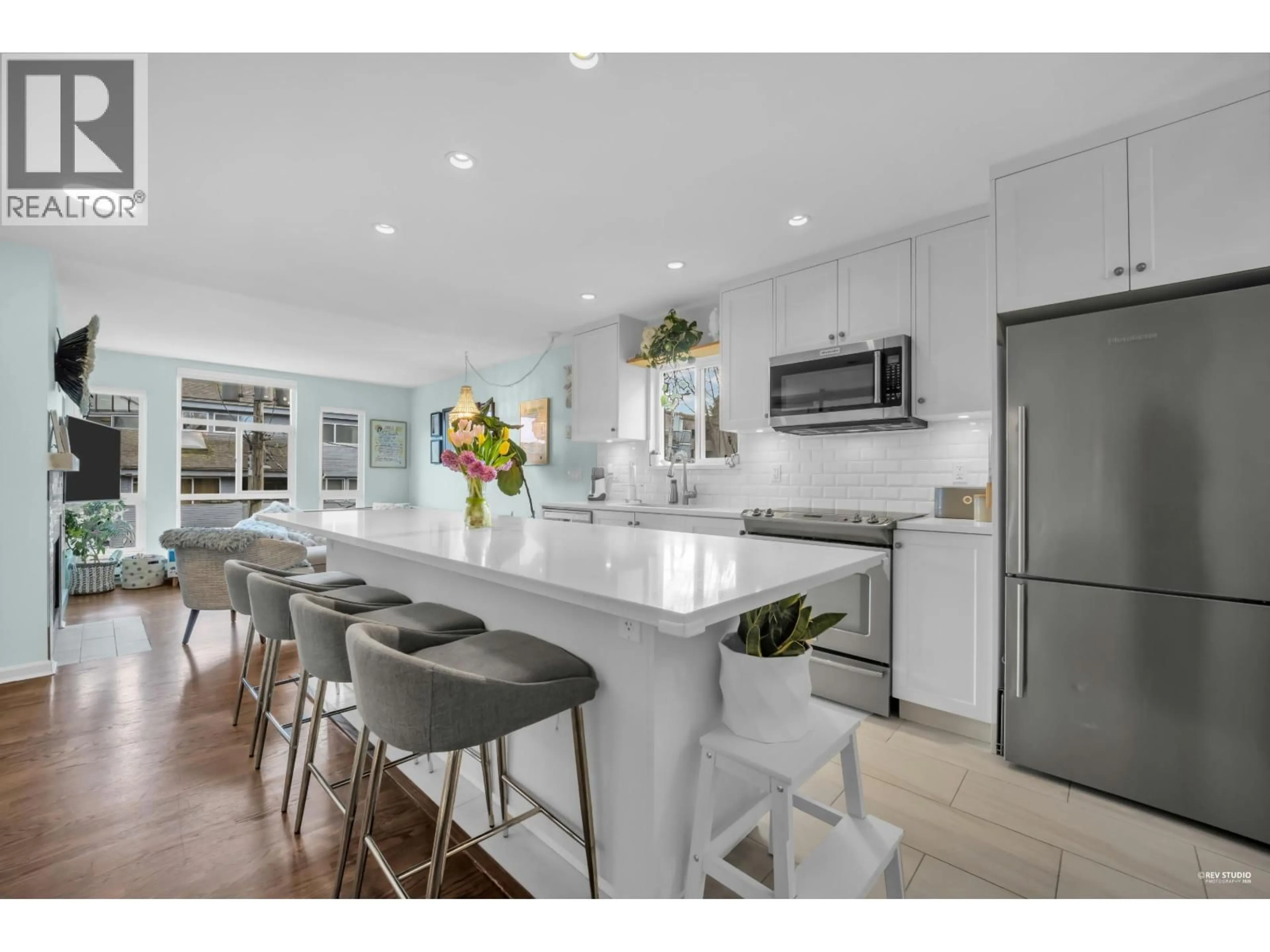 Open concept kitchen, ceramic/tile floor for 305 - 2110 CORNWALL AVENUE, Vancouver British Columbia V6K1B4