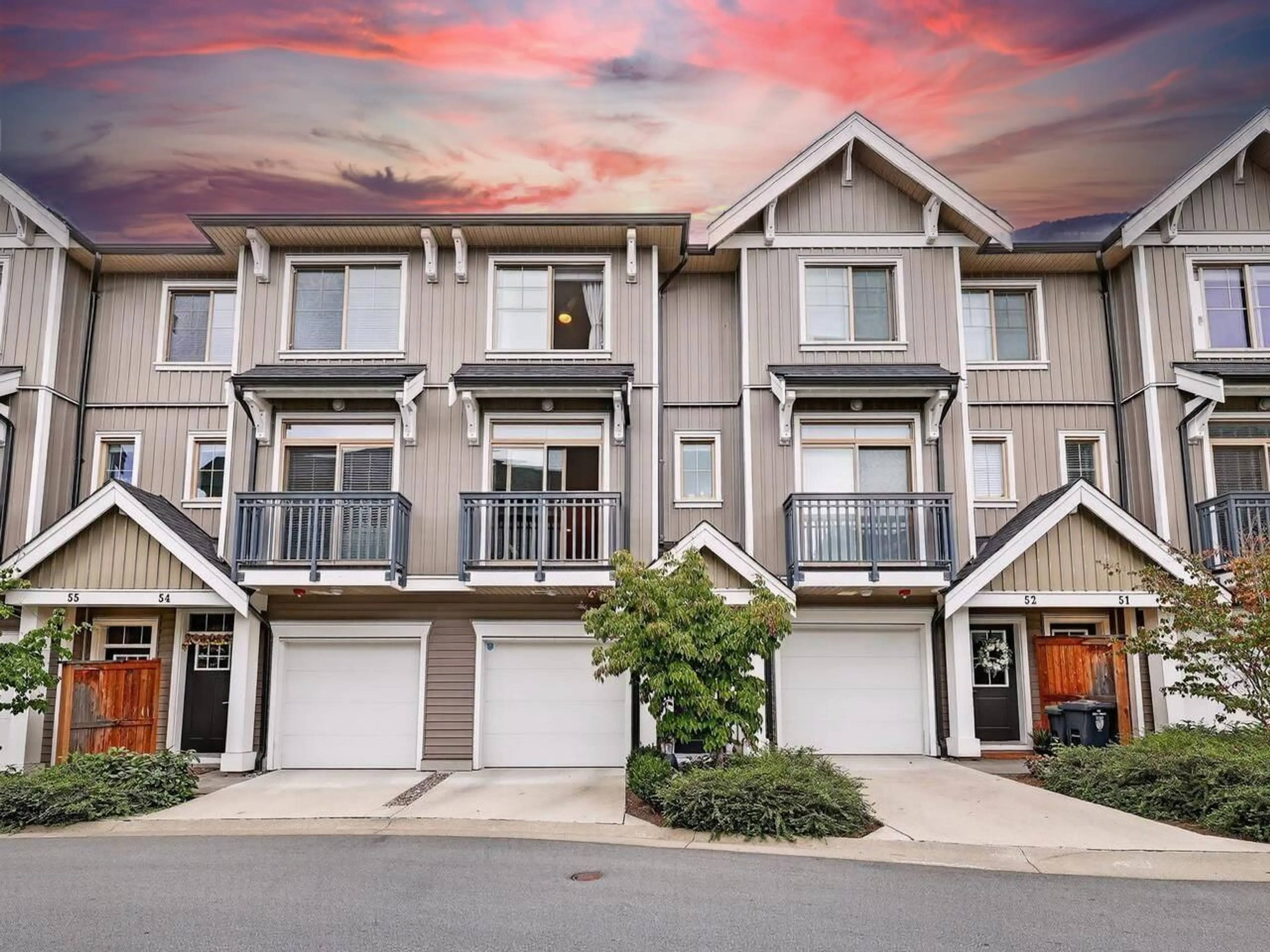 Home with vinyl exterior material, street for 53 - 20487 65 AVENUE, Langley British Columbia V2Y3K8