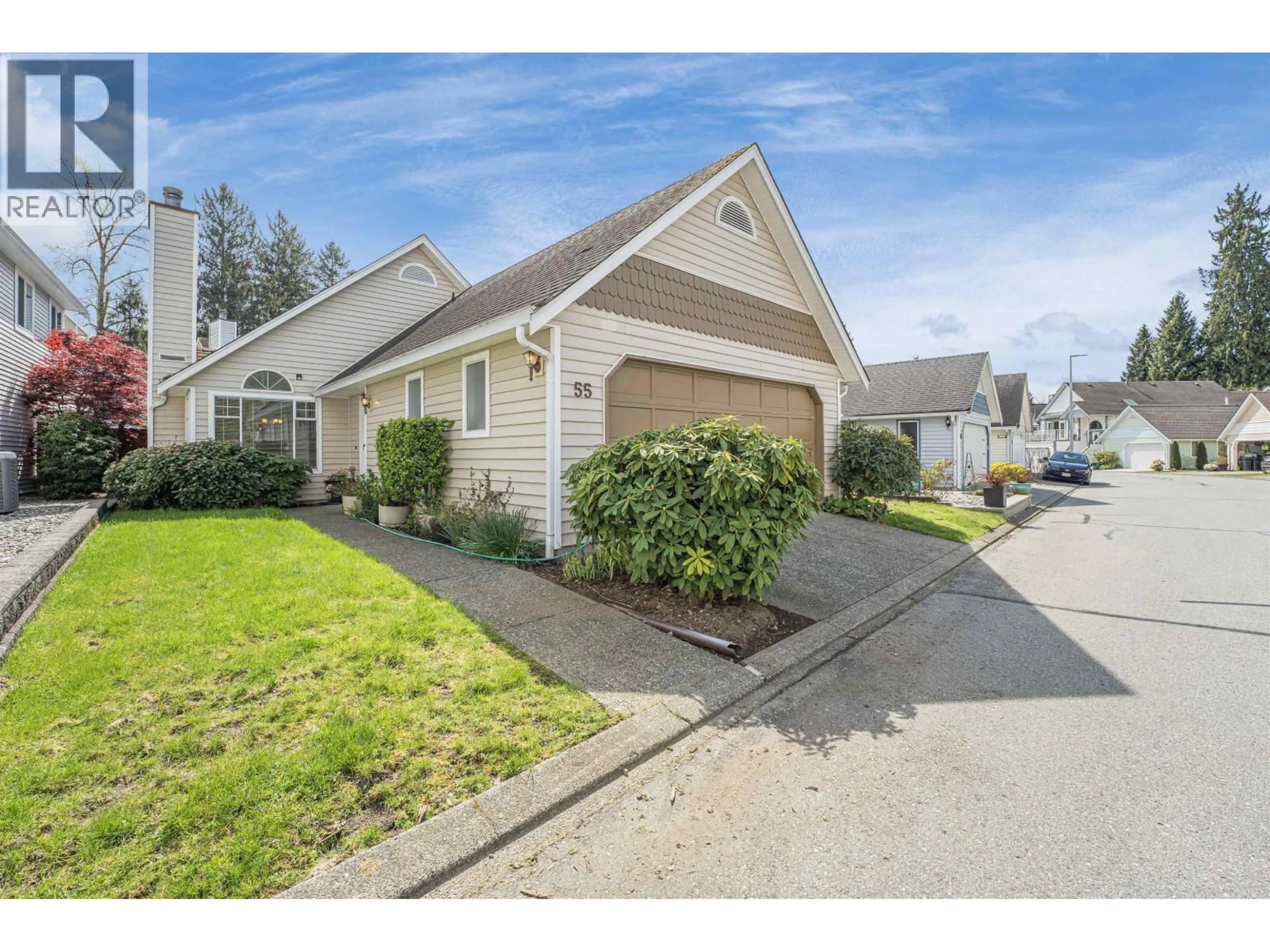 Home with vinyl exterior material, street for 55 - 2865 GLEN DRIVE, Coquitlam British Columbia V3B6W4