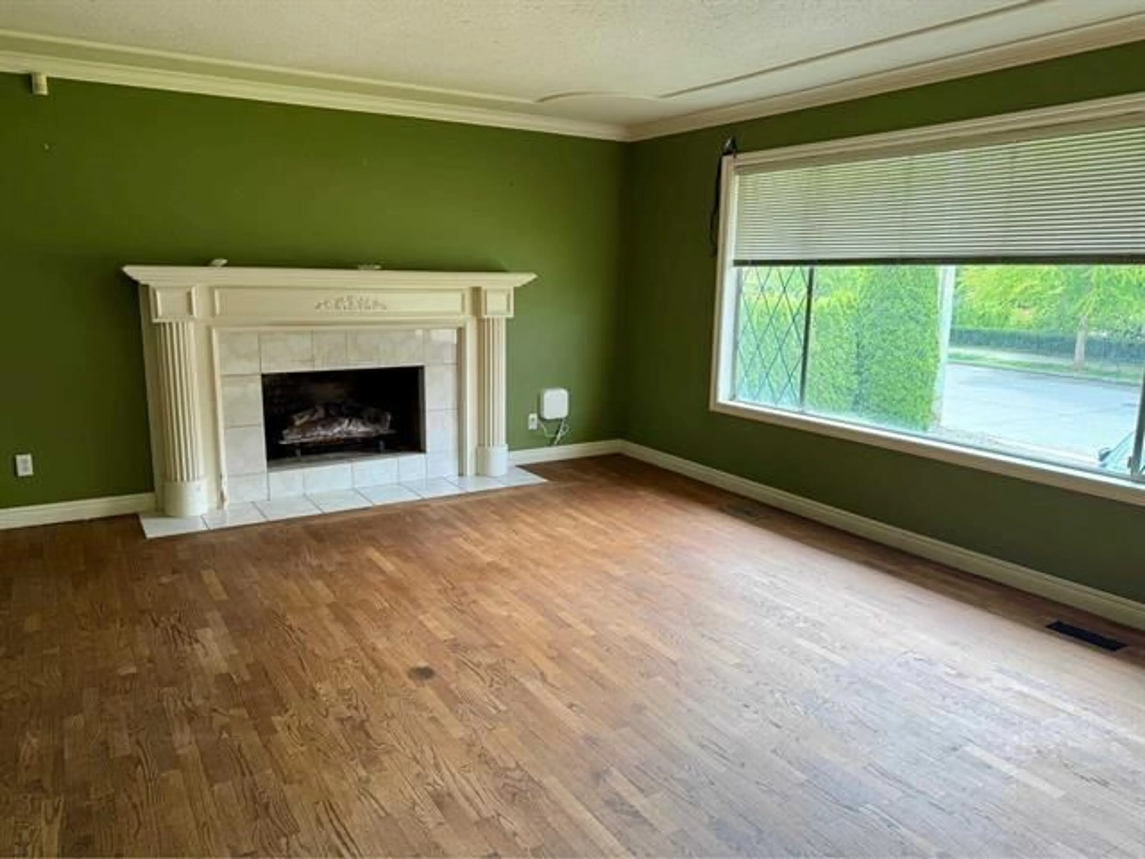 A pic of a room for 2062 PRIMROSE STREET, Abbotsford British Columbia V2S2Z1