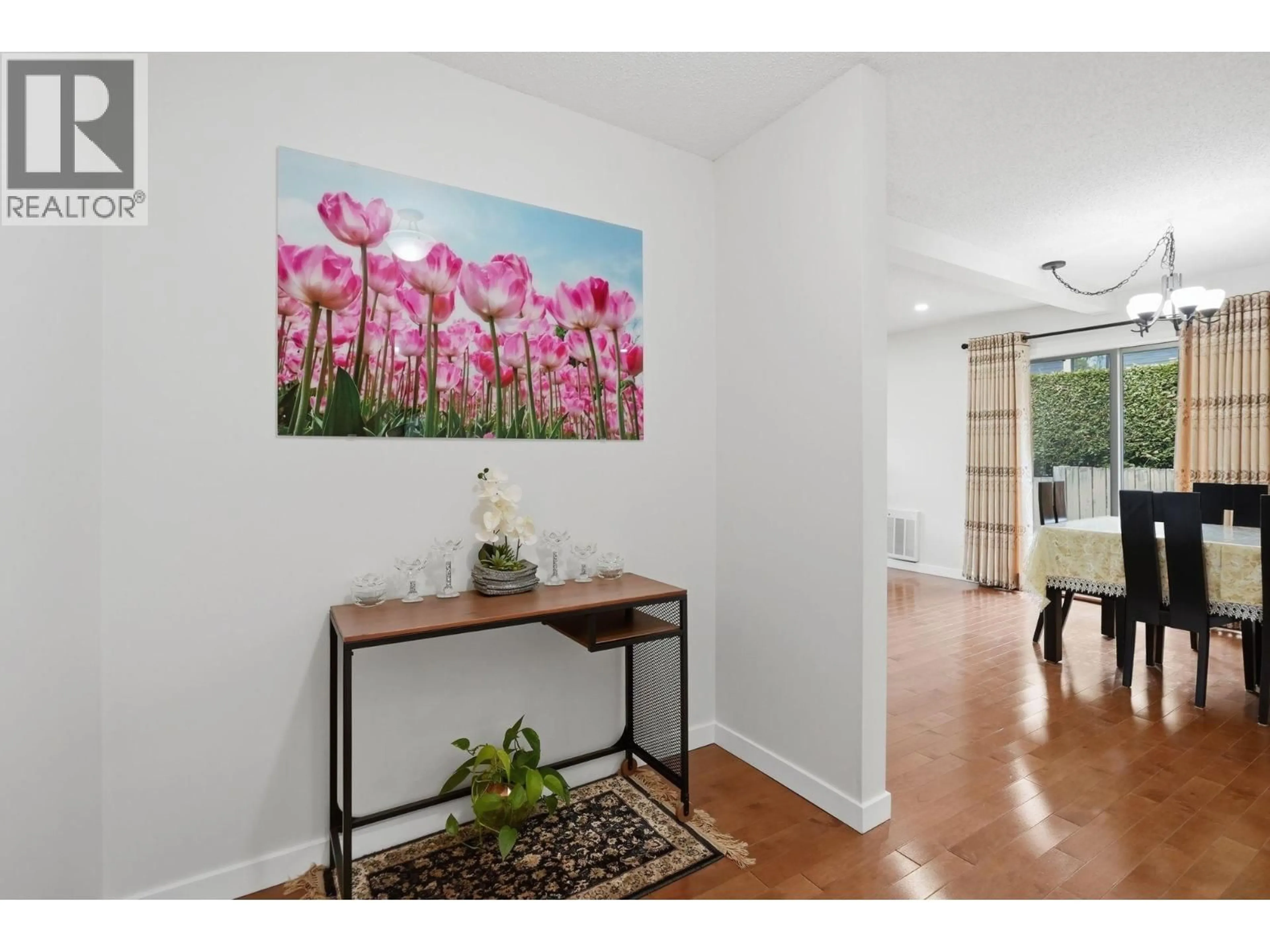Indoor entryway for 7506 WESTBANK PLACE, Vancouver British Columbia V5S3Y6