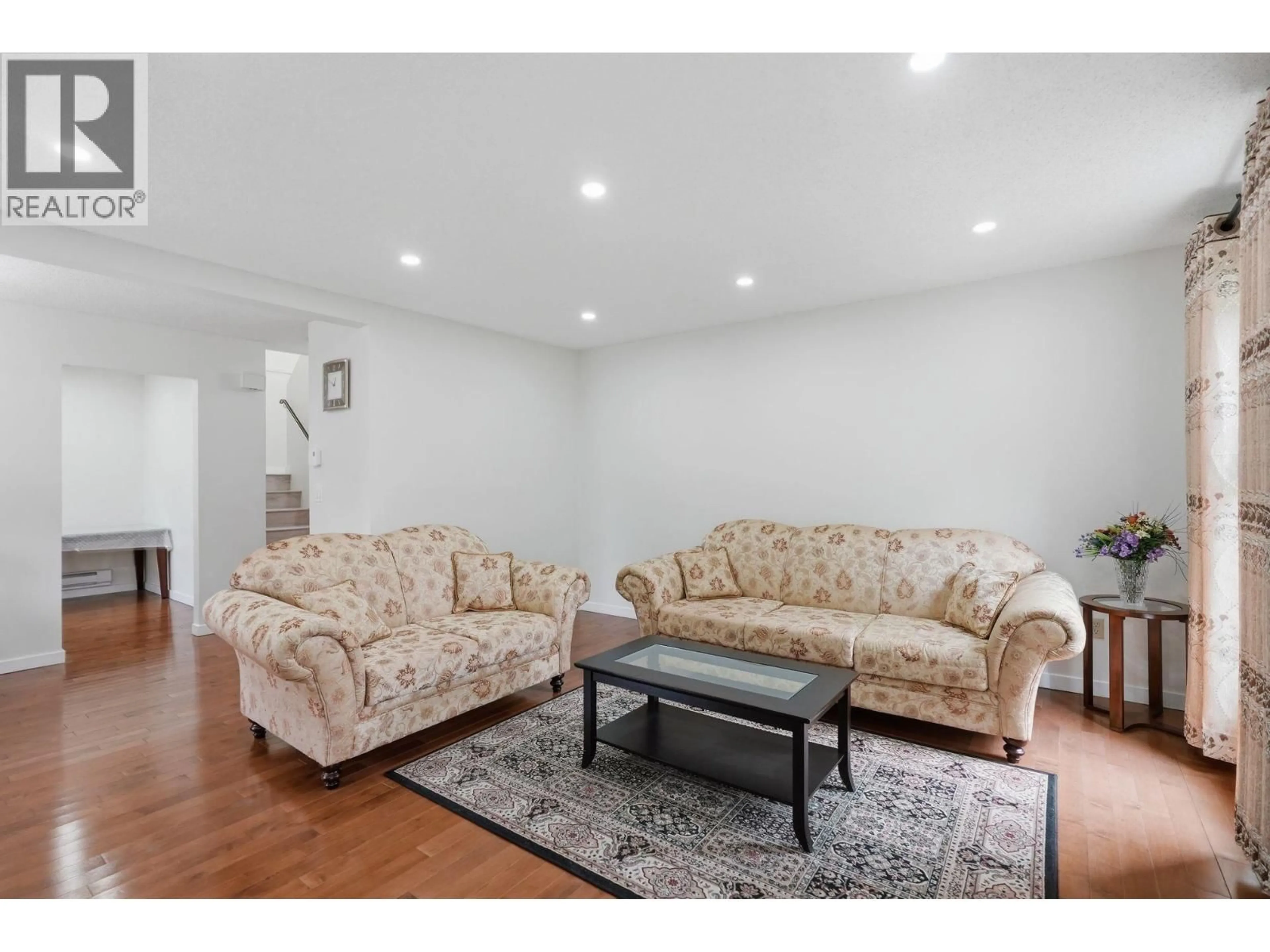 Living room with furniture, unknown for 7506 WESTBANK PLACE, Vancouver British Columbia V5S3Y6