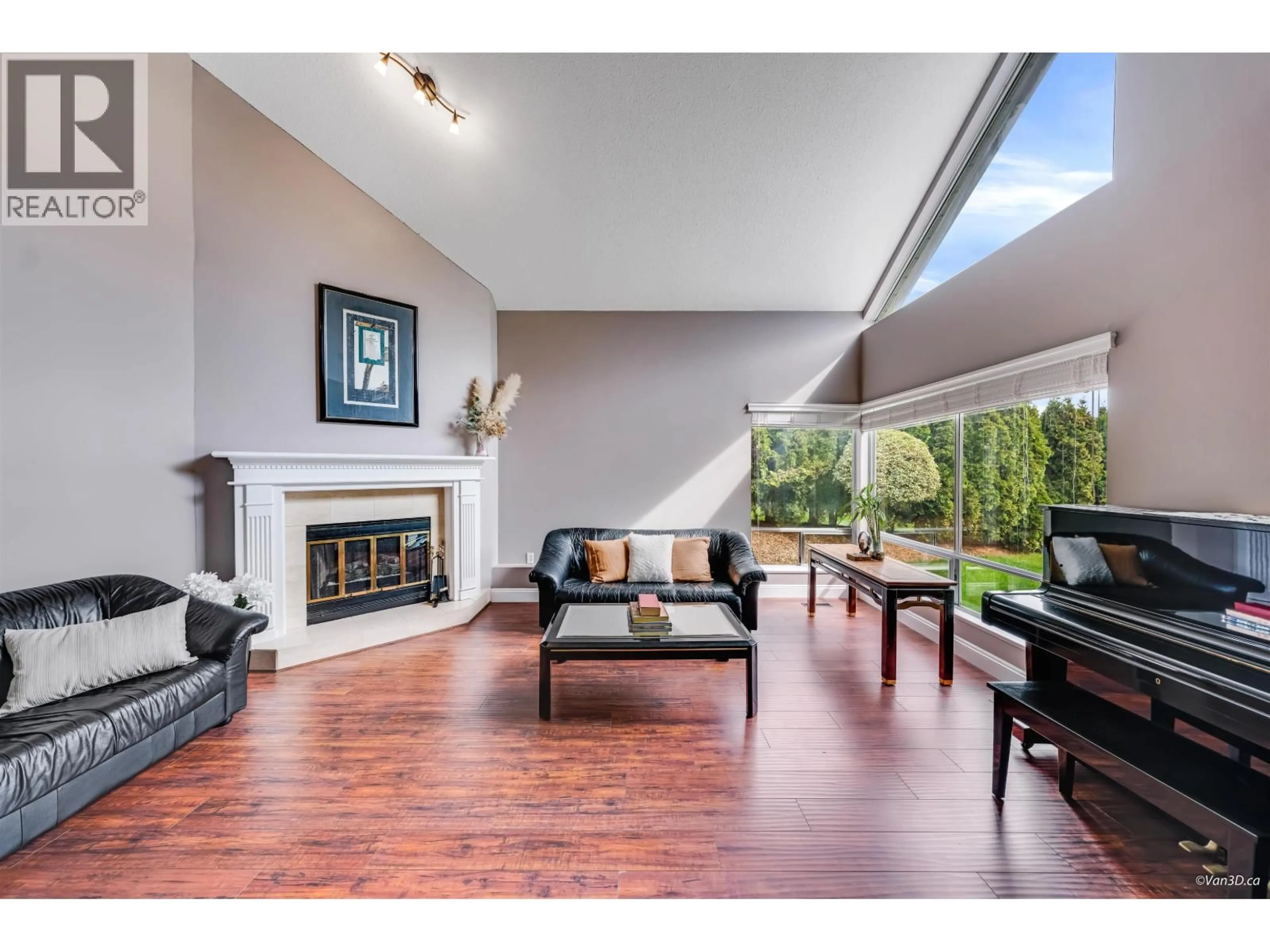 Living room with furniture, wood/laminate floor for 532 RIVERVIEW CRESCENT, Coquitlam British Columbia V3C5A7