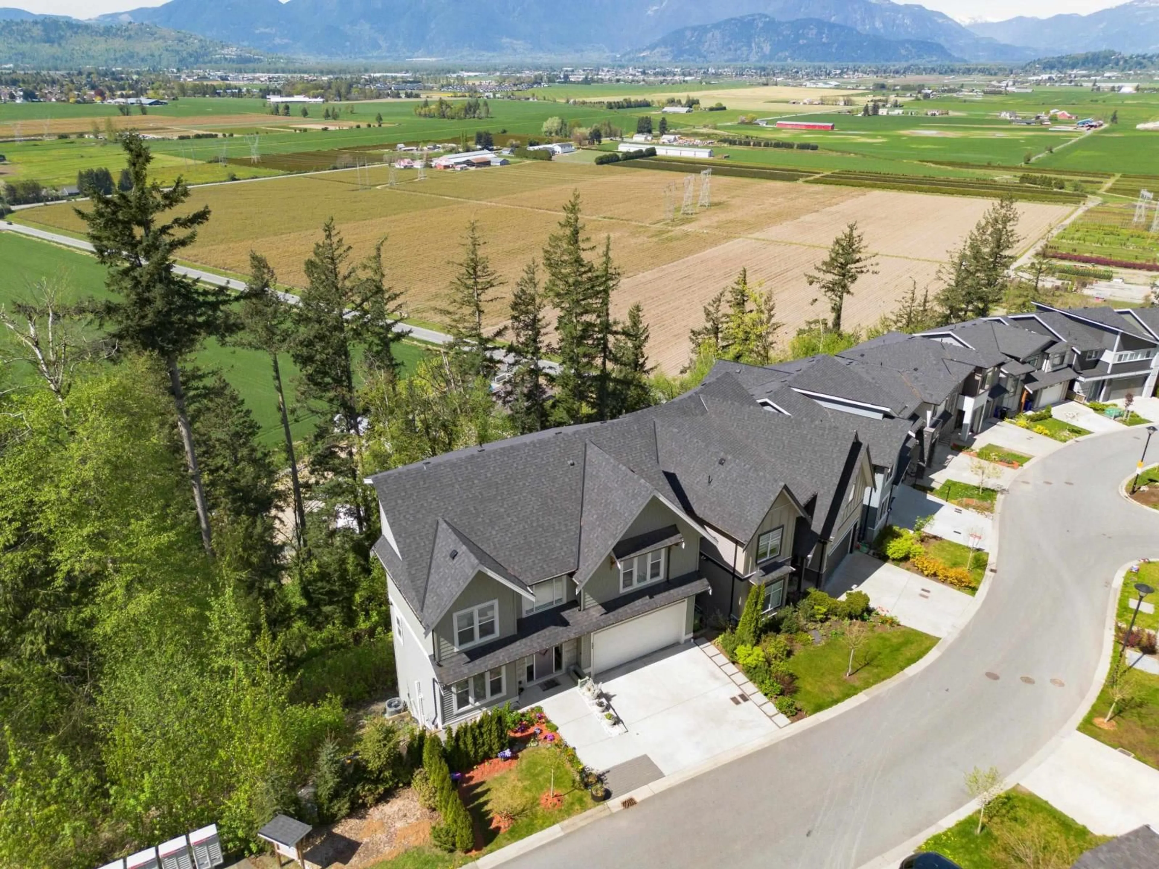A pic from outside/outdoor area/front of a property/back of a property/a pic from drone, mountain view for 17 - 6262 REXFORD DRIVE, Chilliwack British Columbia V2R6B4