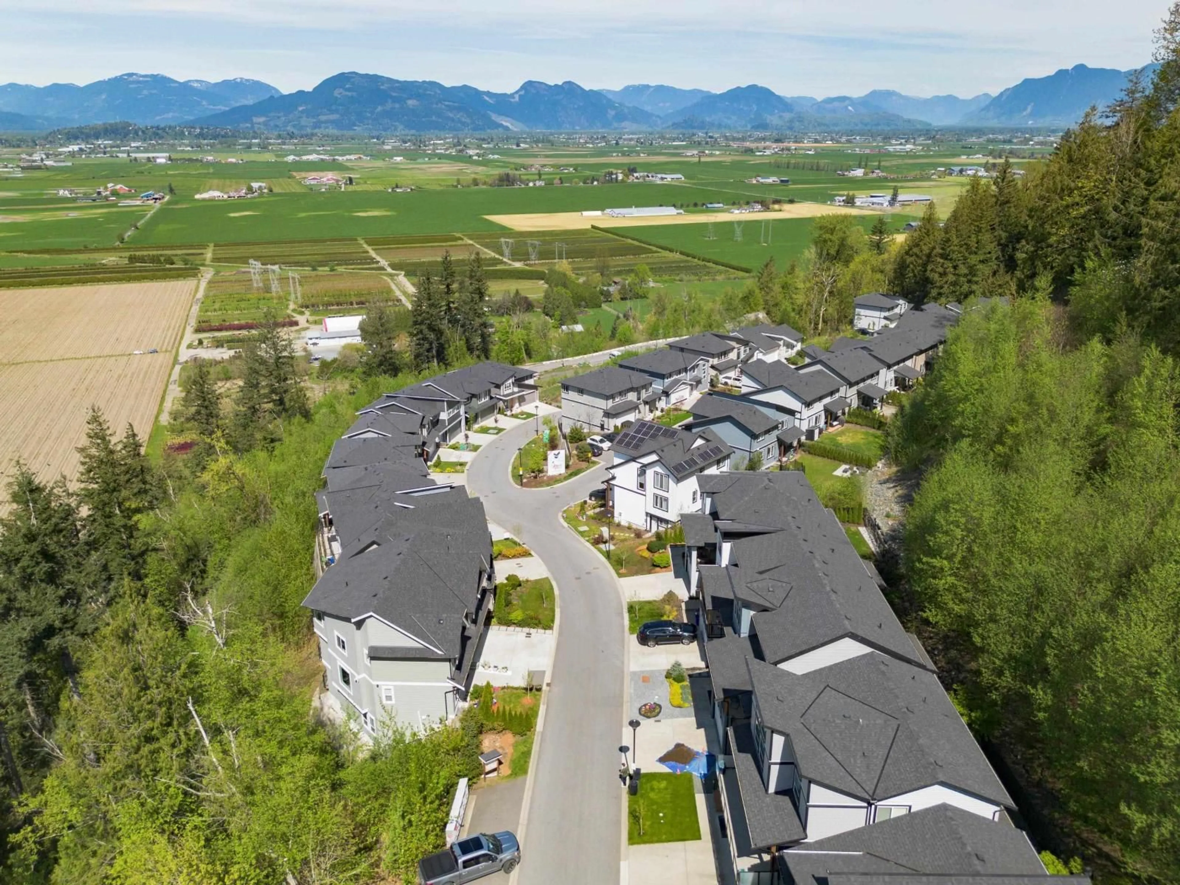 A pic from outside/outdoor area/front of a property/back of a property/a pic from drone, mountain view for 17 - 6262 REXFORD DRIVE, Chilliwack British Columbia V2R6B4