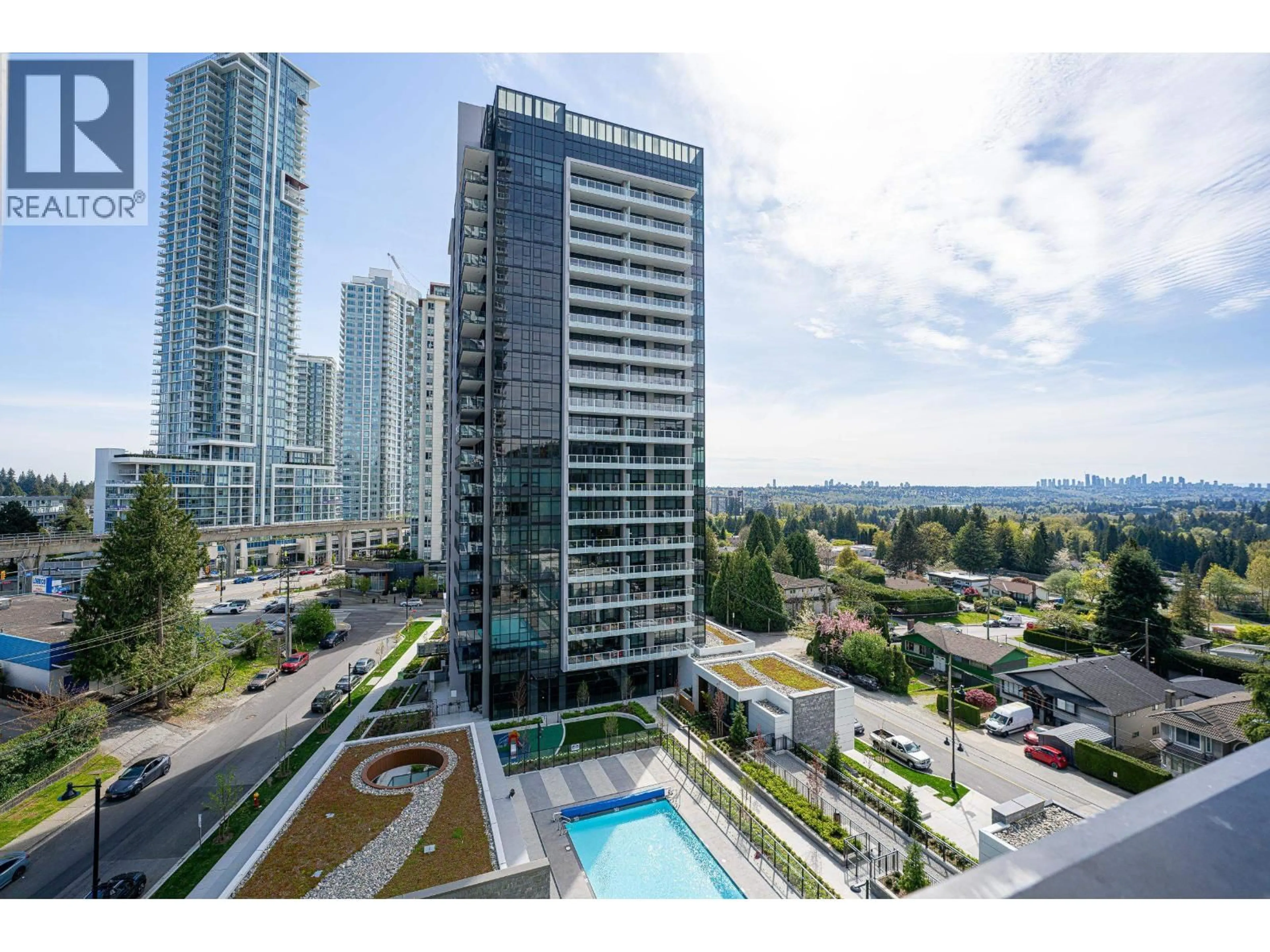 A pic from outside/outdoor area/front of a property/back of a property/a pic from drone, city buildings view from balcony for 706 - 720 FARROW STREET, Coquitlam British Columbia V3J0P3