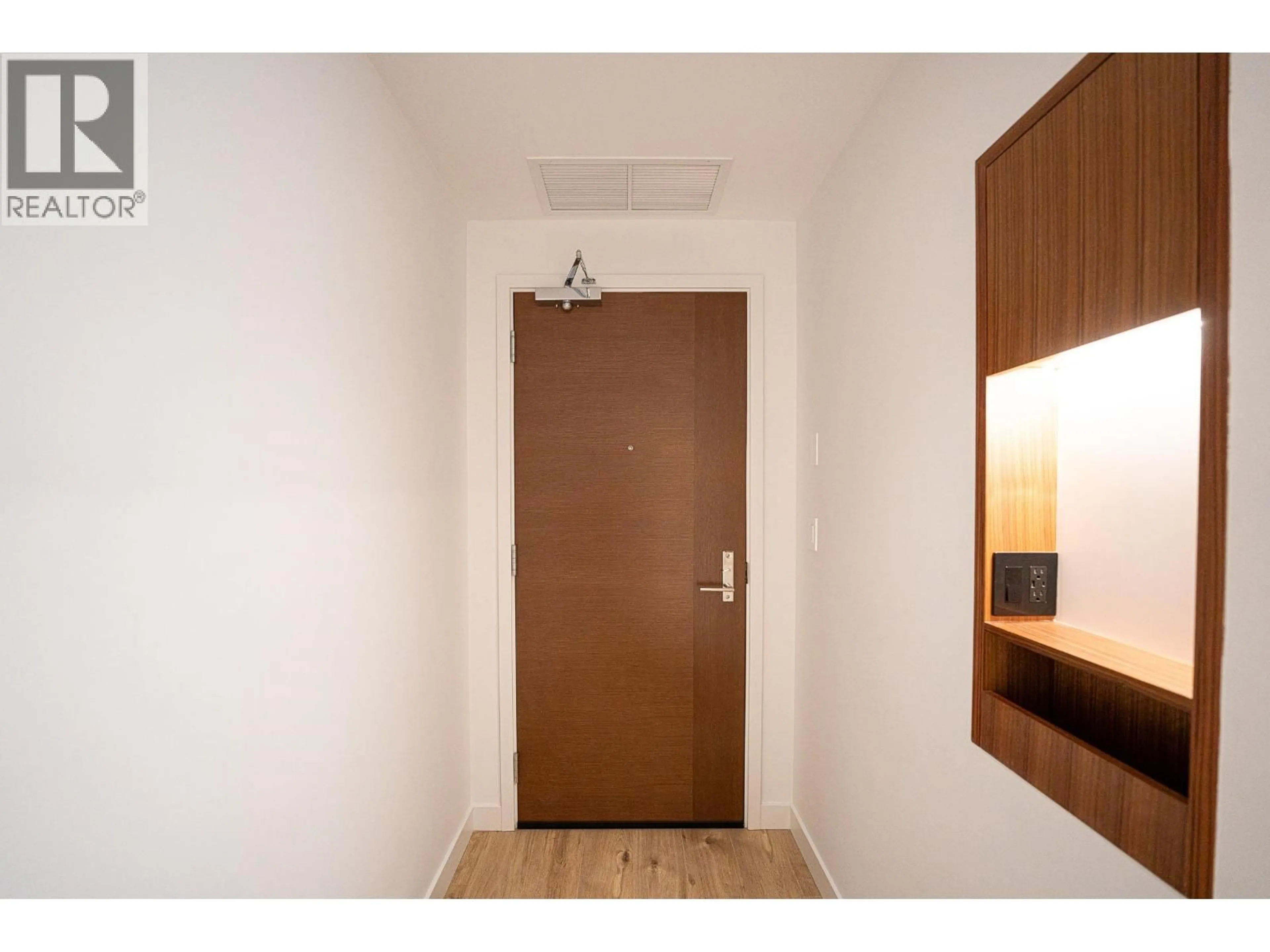 Indoor foyer for 706 - 720 FARROW STREET, Coquitlam British Columbia V3J0P3