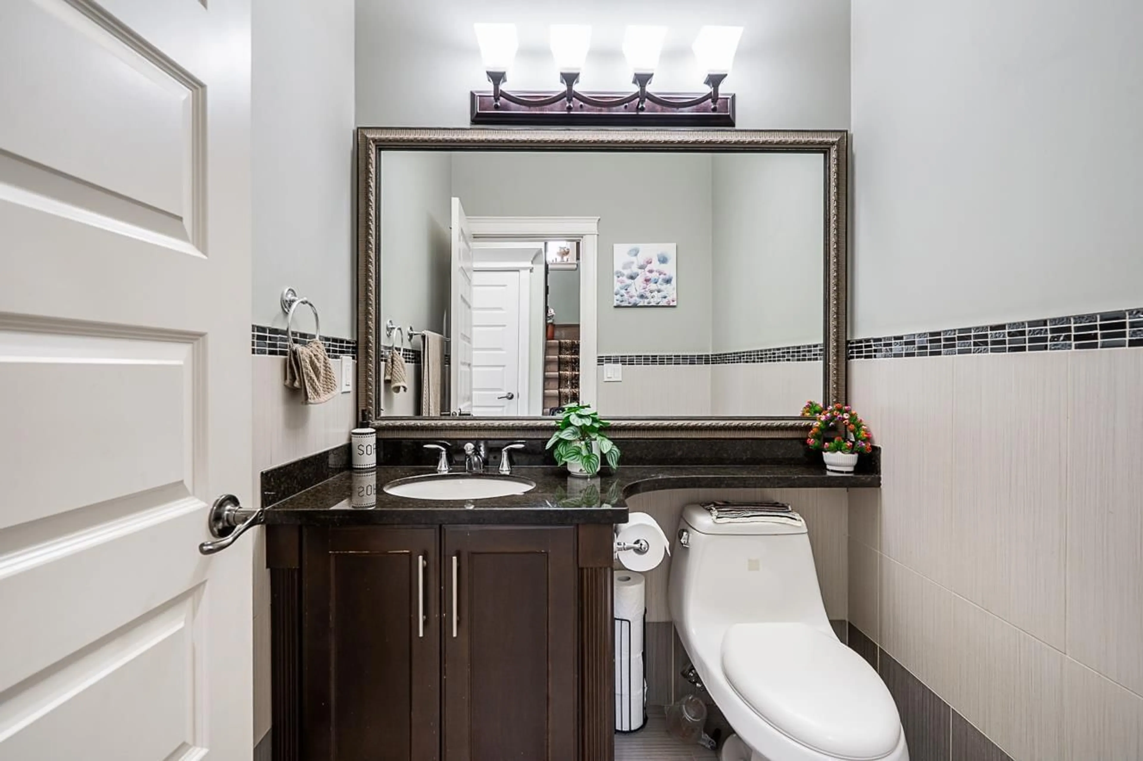 Unknown for 6633 125A STREET, Surrey British Columbia V3W1V6