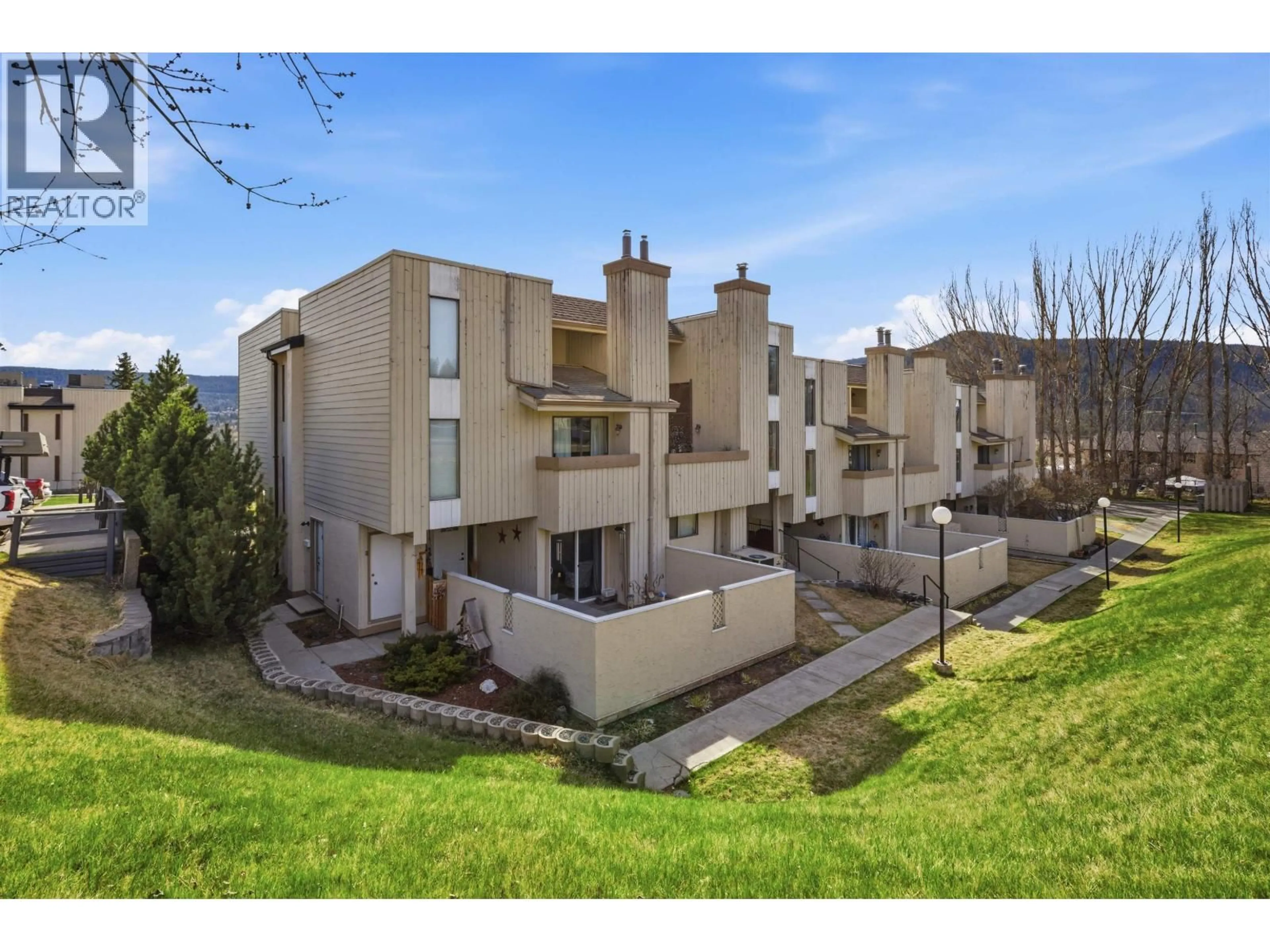 A pic from outside/outdoor area/front of a property/back of a property/a pic from drone, unknown for 25 - 800 SECOND AVENUE, Williams Lake British Columbia V2G4C4