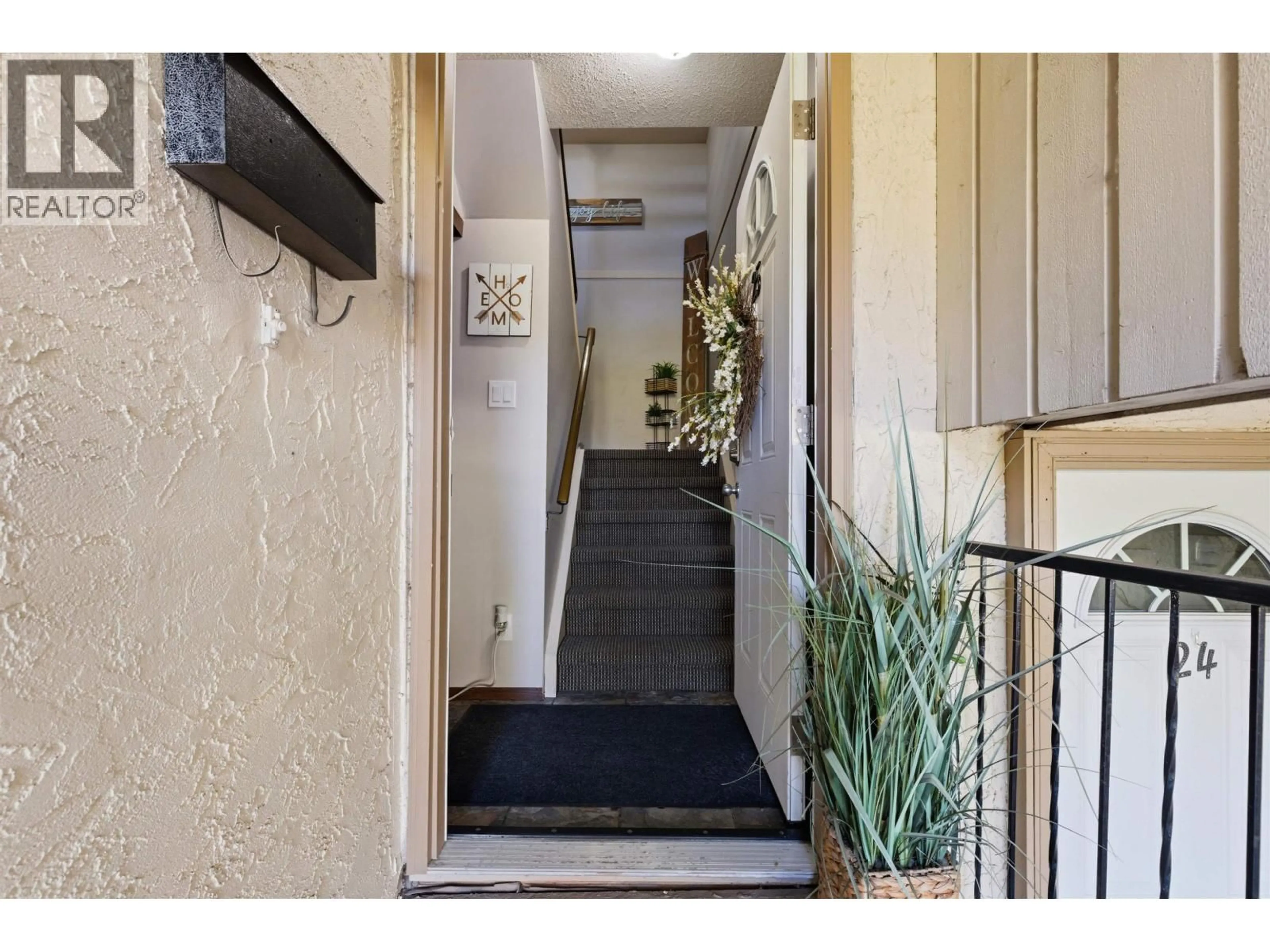 Indoor entryway for 25 - 800 SECOND AVENUE, Williams Lake British Columbia V2G4C4