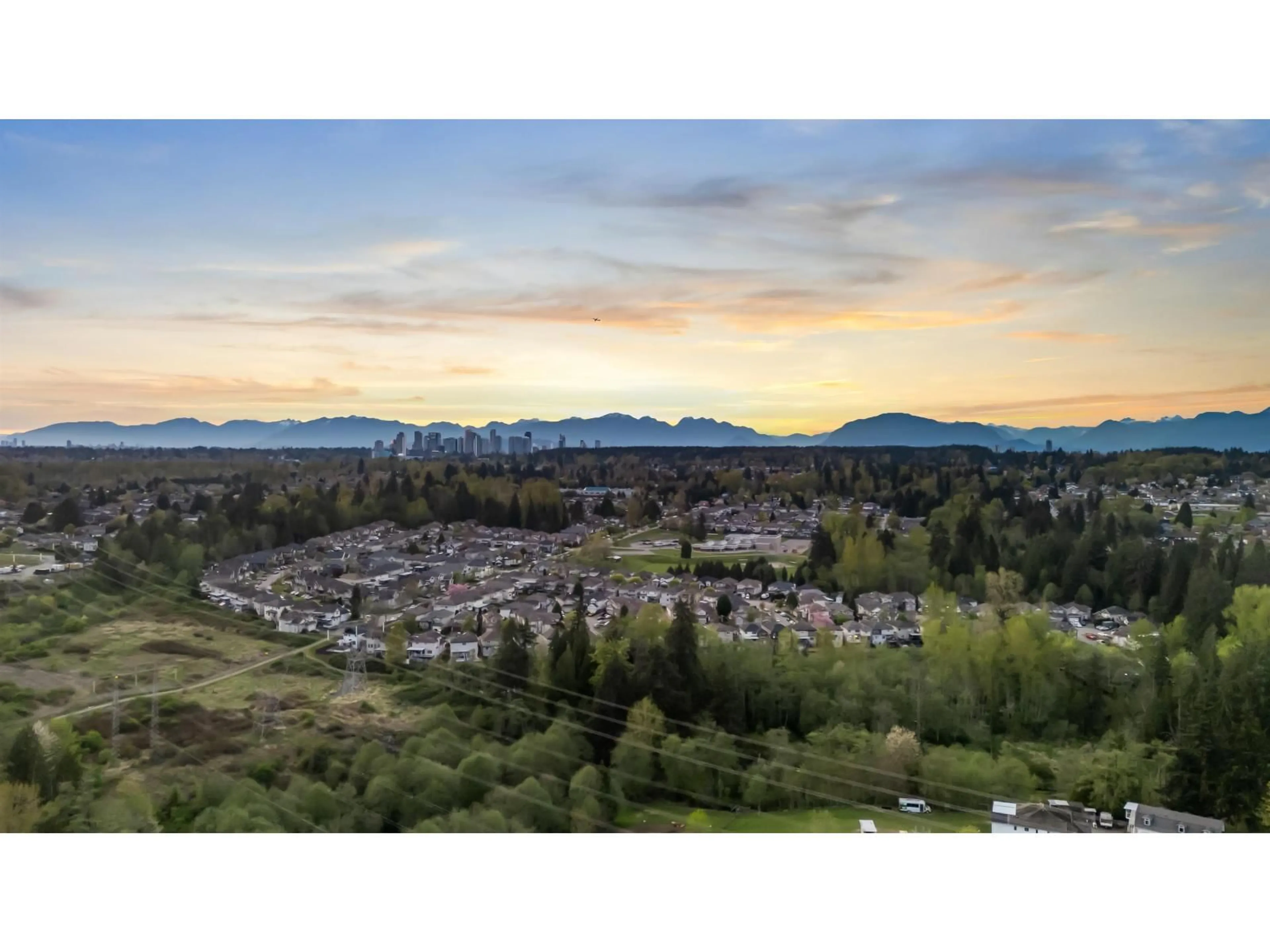 A pic from outside/outdoor area/front of a property/back of a property/a pic from drone, mountain view for 7918 147A STREET, Surrey British Columbia V3S2T8
