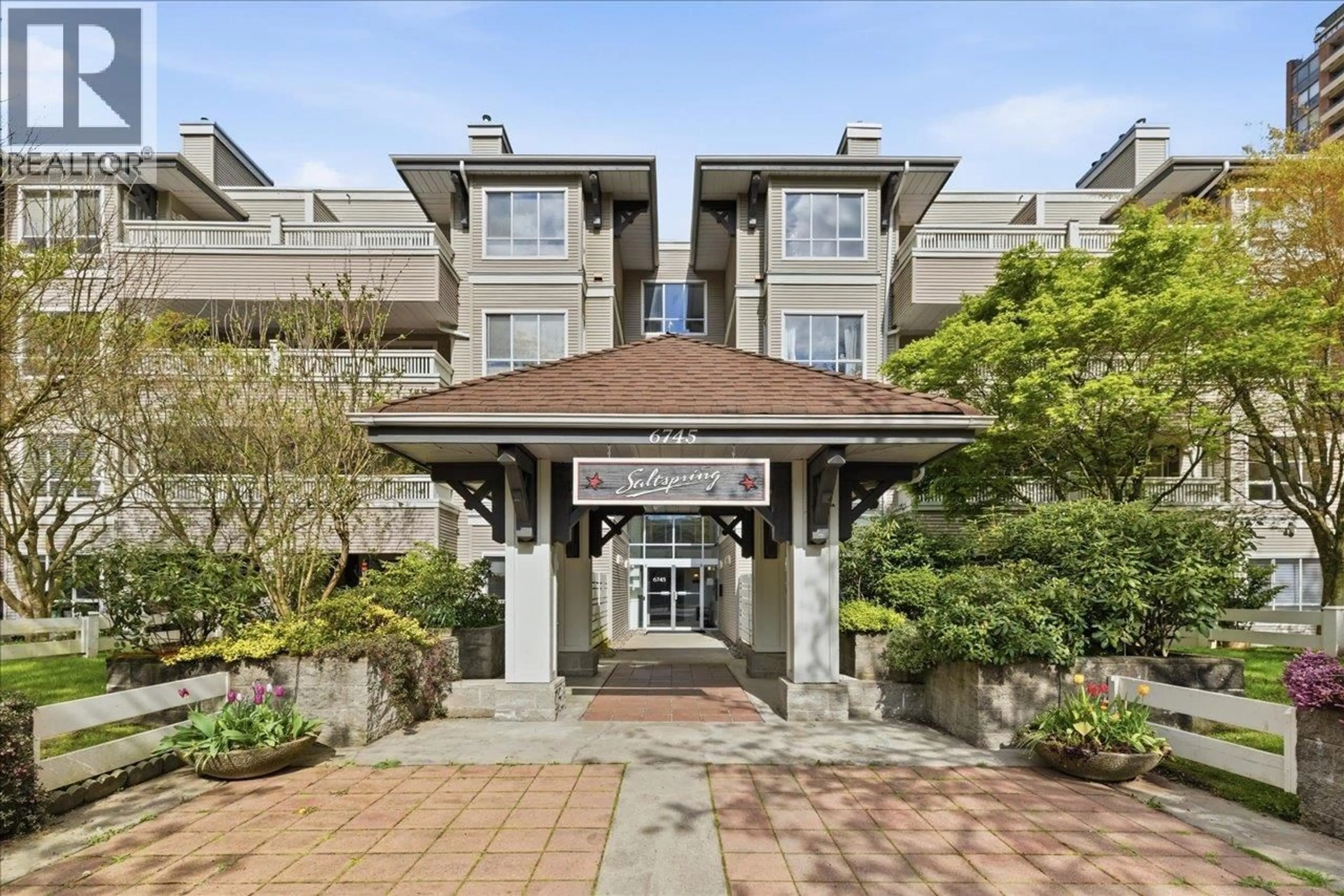 Indoor foyer for 307 - 6745 STATION HILL COURT, Burnaby British Columbia V3N4Z4