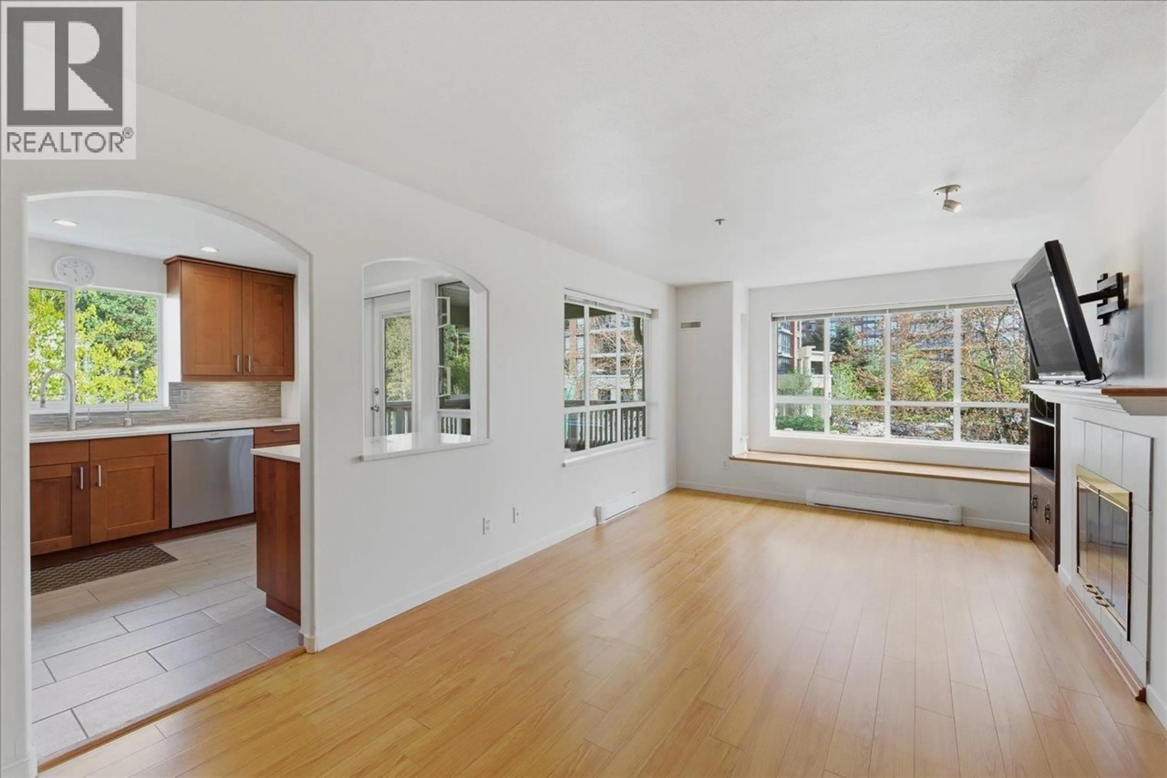 A pic of a room for 307 - 6745 STATION HILL COURT, Burnaby British Columbia V3N4Z4