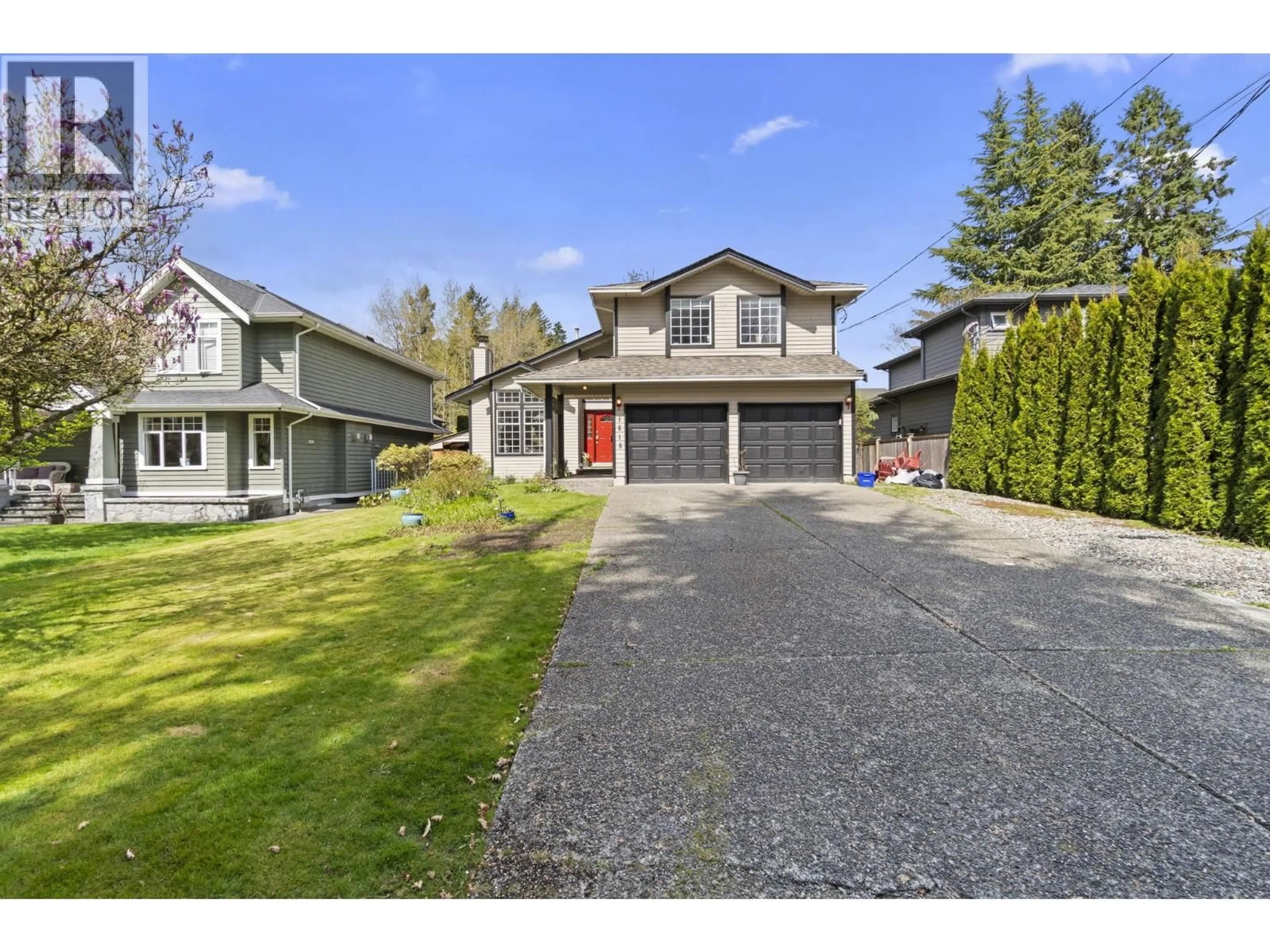 A pic from outside/outdoor area/front of a property/back of a property/a pic from drone, street for 1618 DRAYCOTT ROAD, North Vancouver British Columbia V7J1W4