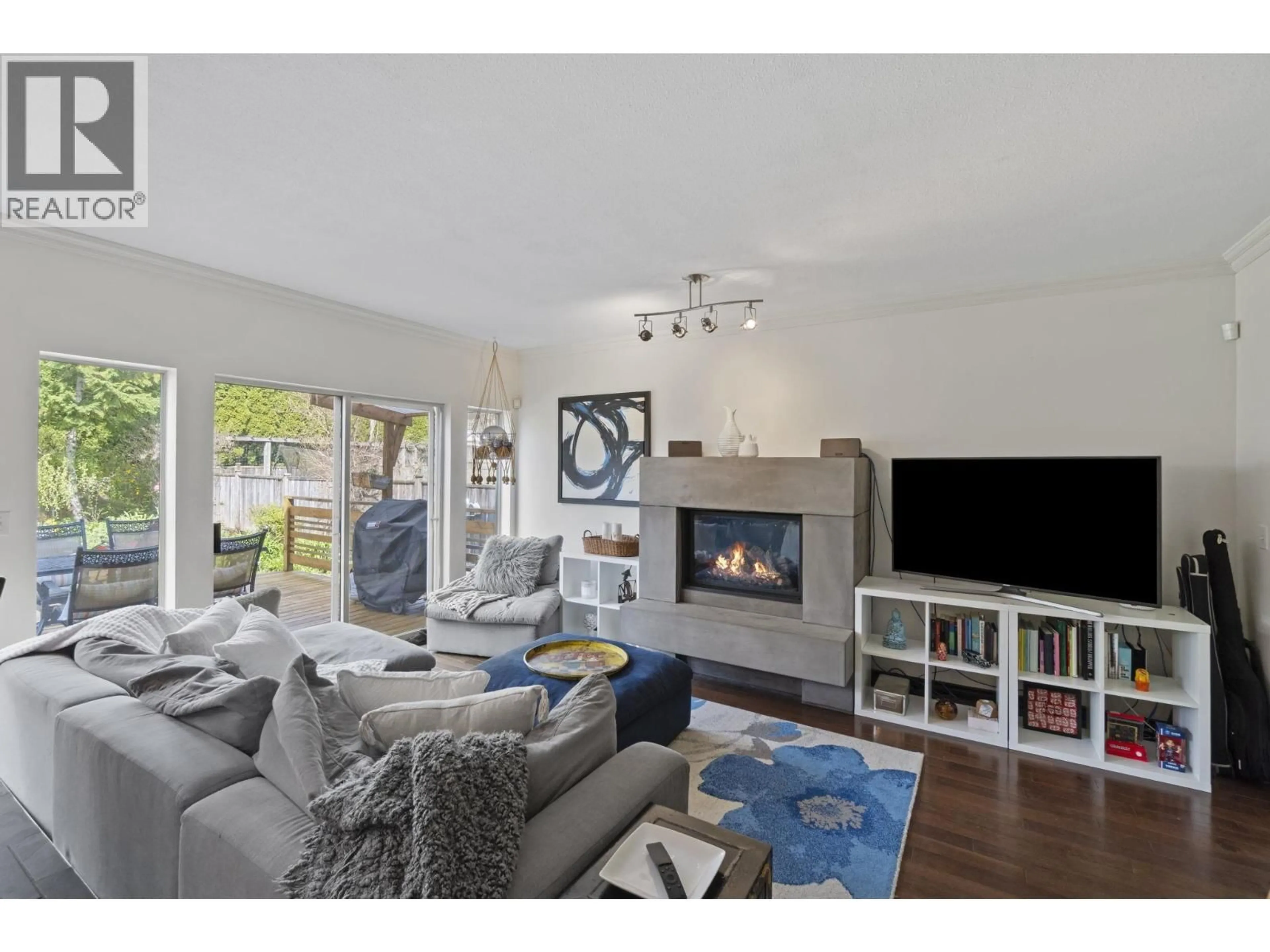 Living room with furniture, unknown for 1618 DRAYCOTT ROAD, North Vancouver British Columbia V7J1W4