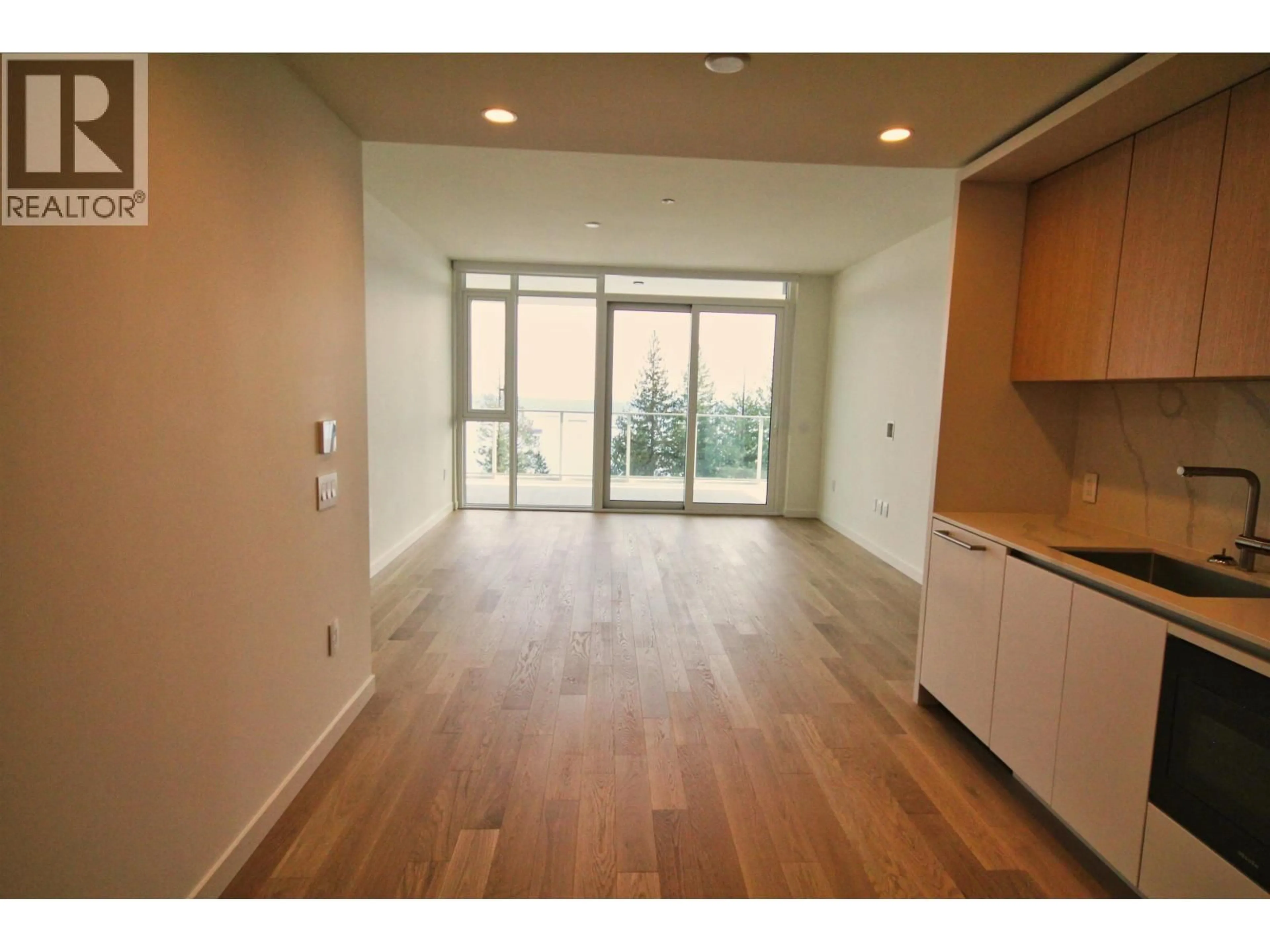 A pic of a room for 606 - 3963 UPLANDS WAY, West Vancouver British Columbia V7S0B6