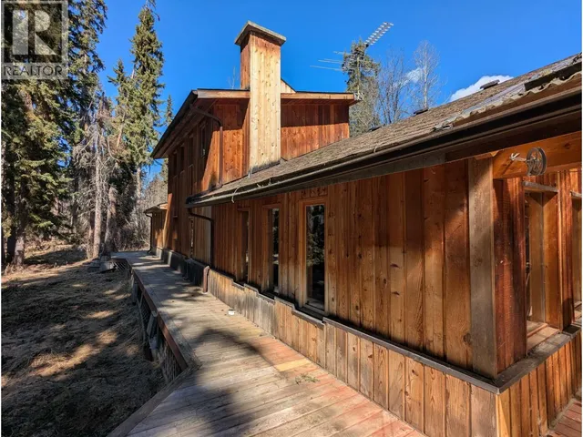 7133 ADAMS ROAD, Smithers 4