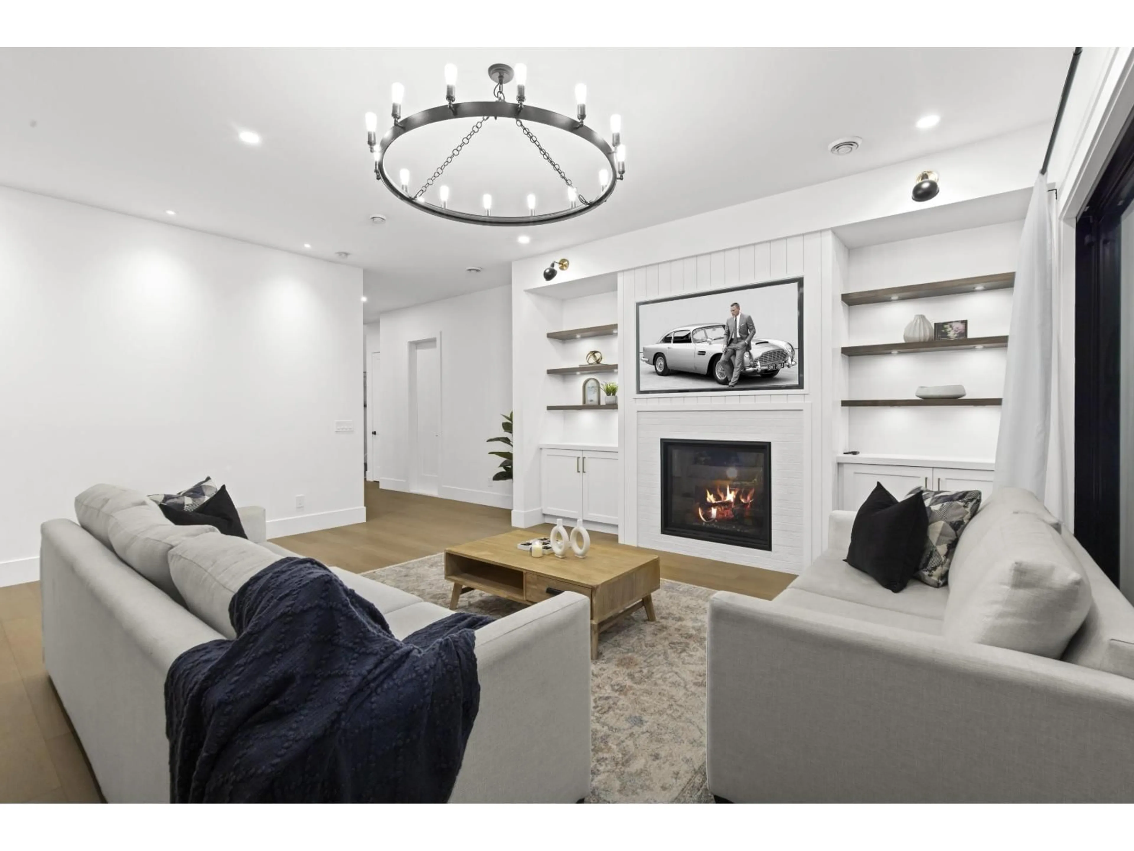 Living room with furniture, unknown for 13026 16 AVENUE, Surrey British Columbia V4A1N9