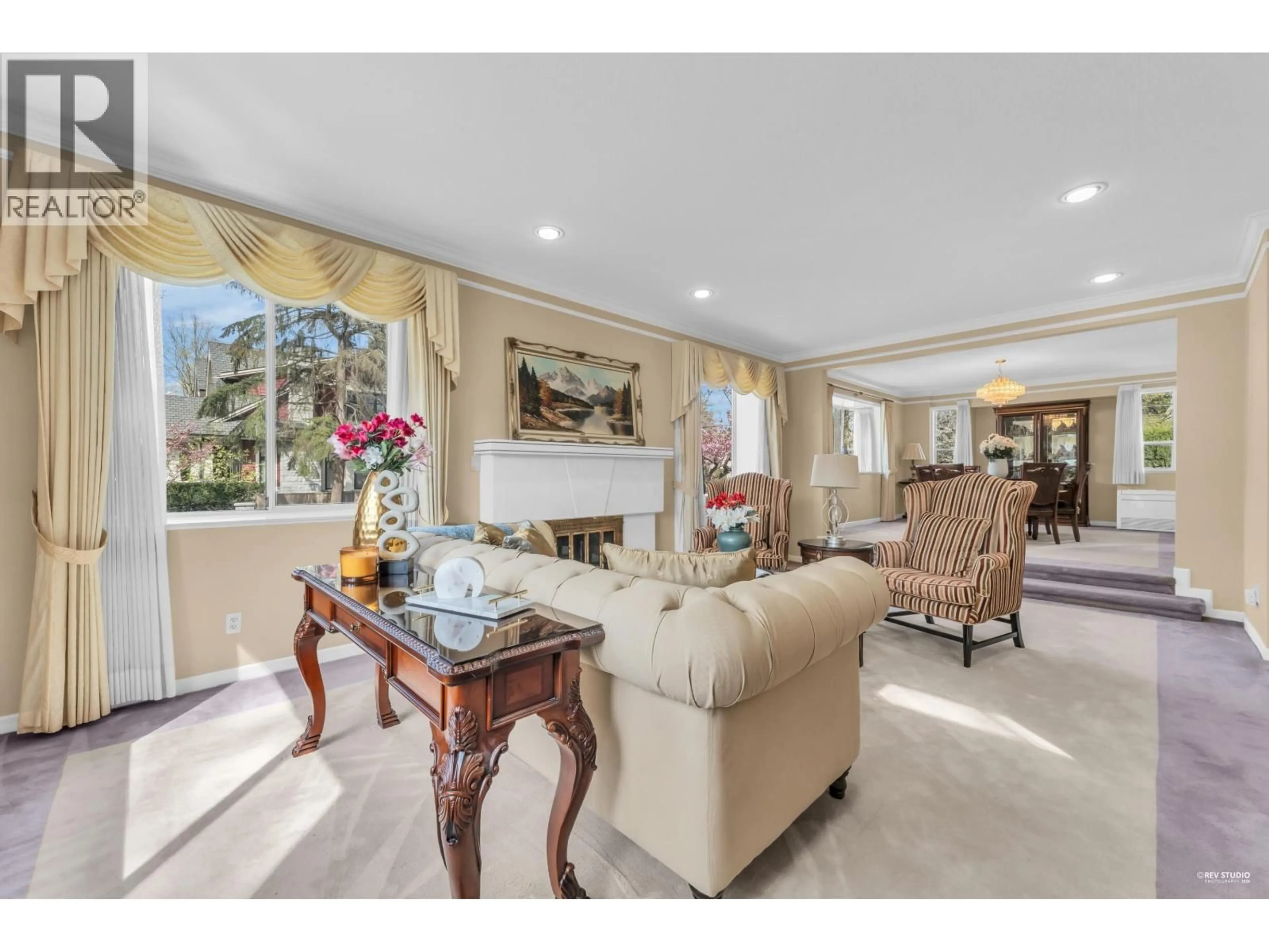 Living room with furniture, unknown for 4418 OSLER STREET, Vancouver British Columbia V6H2X9