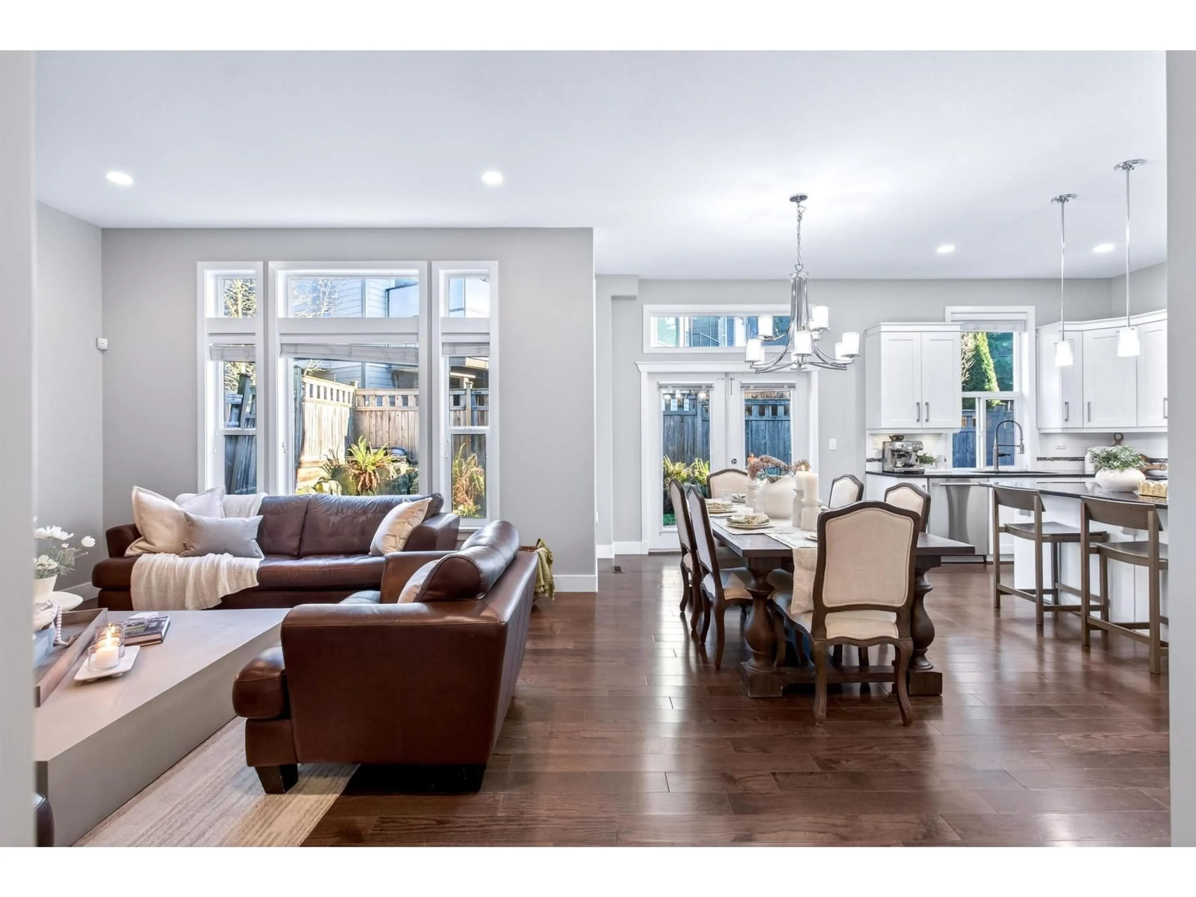 Open concept kitchen, wood/laminate floor for 16088 28B AVENUE, Surrey British Columbia V3Z3Y6