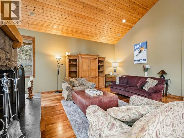 8115 MUIRFIELD CRESCENT, Whistler 5