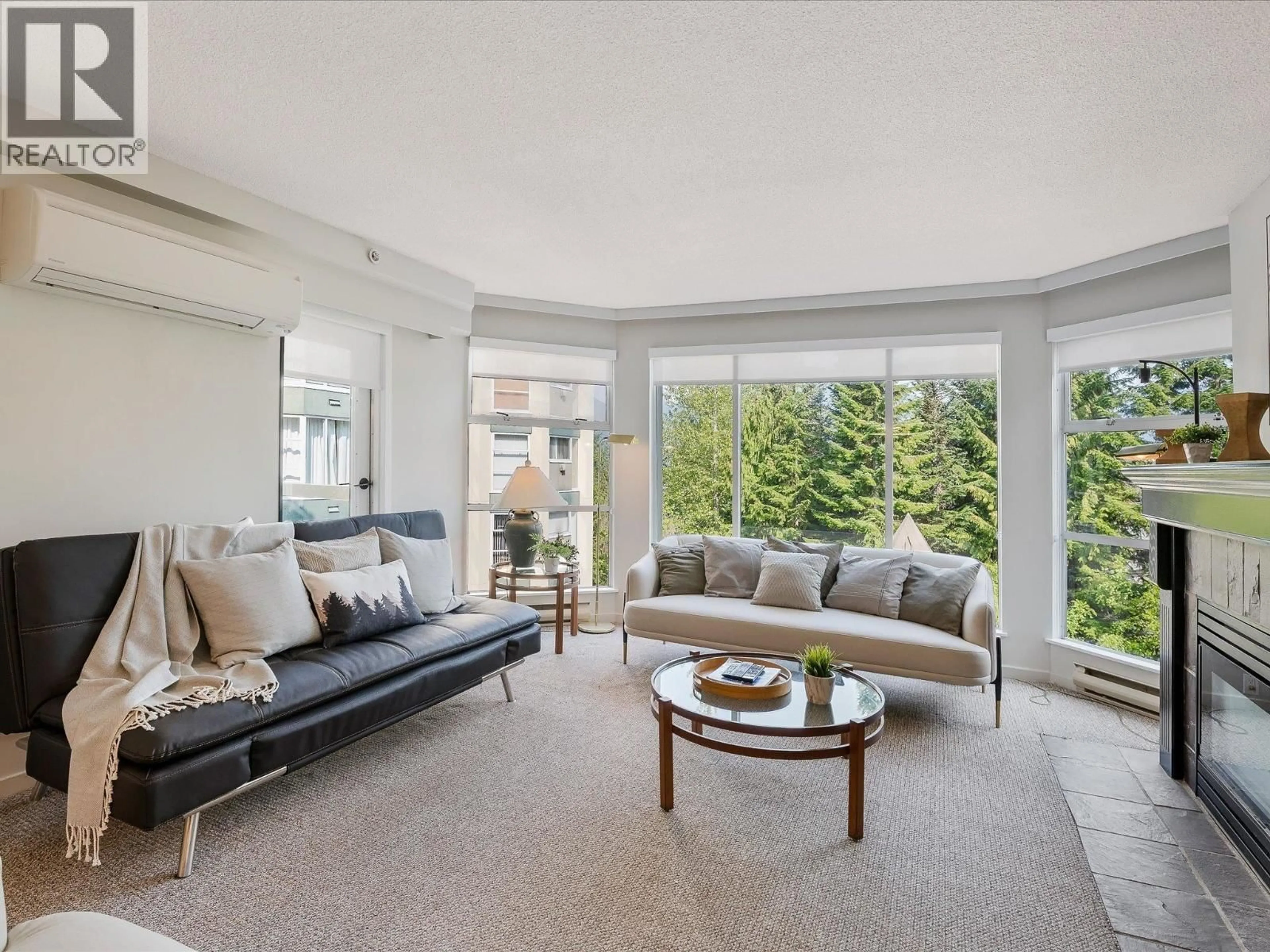 Living room with furniture, unknown for 415 - 4910 SPEARHEAD PLACE, Whistler British Columbia V0N1B4