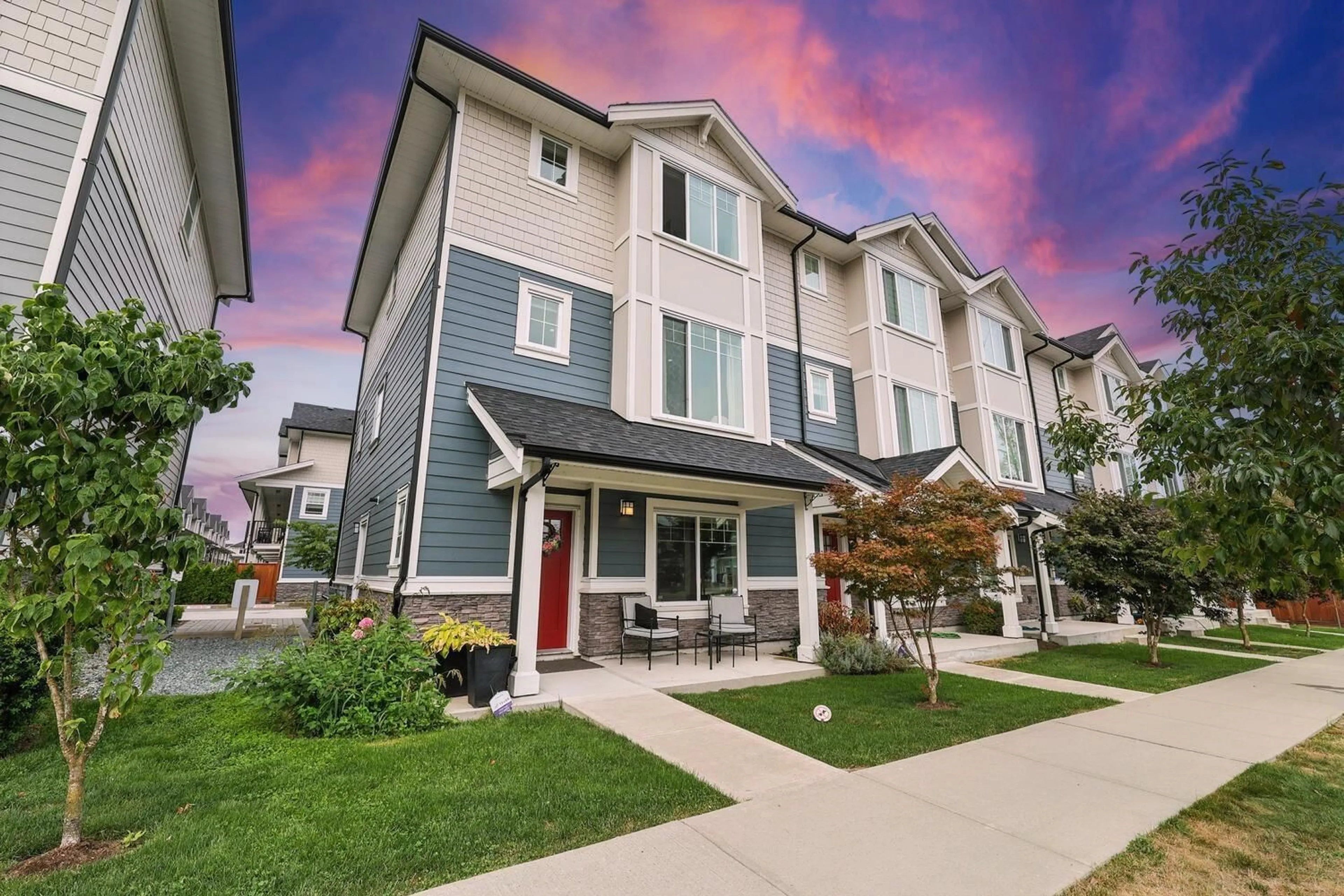 Home with vinyl exterior material, street for 40 - 19501 74 AVENUE, Surrey British Columbia V4N6V7