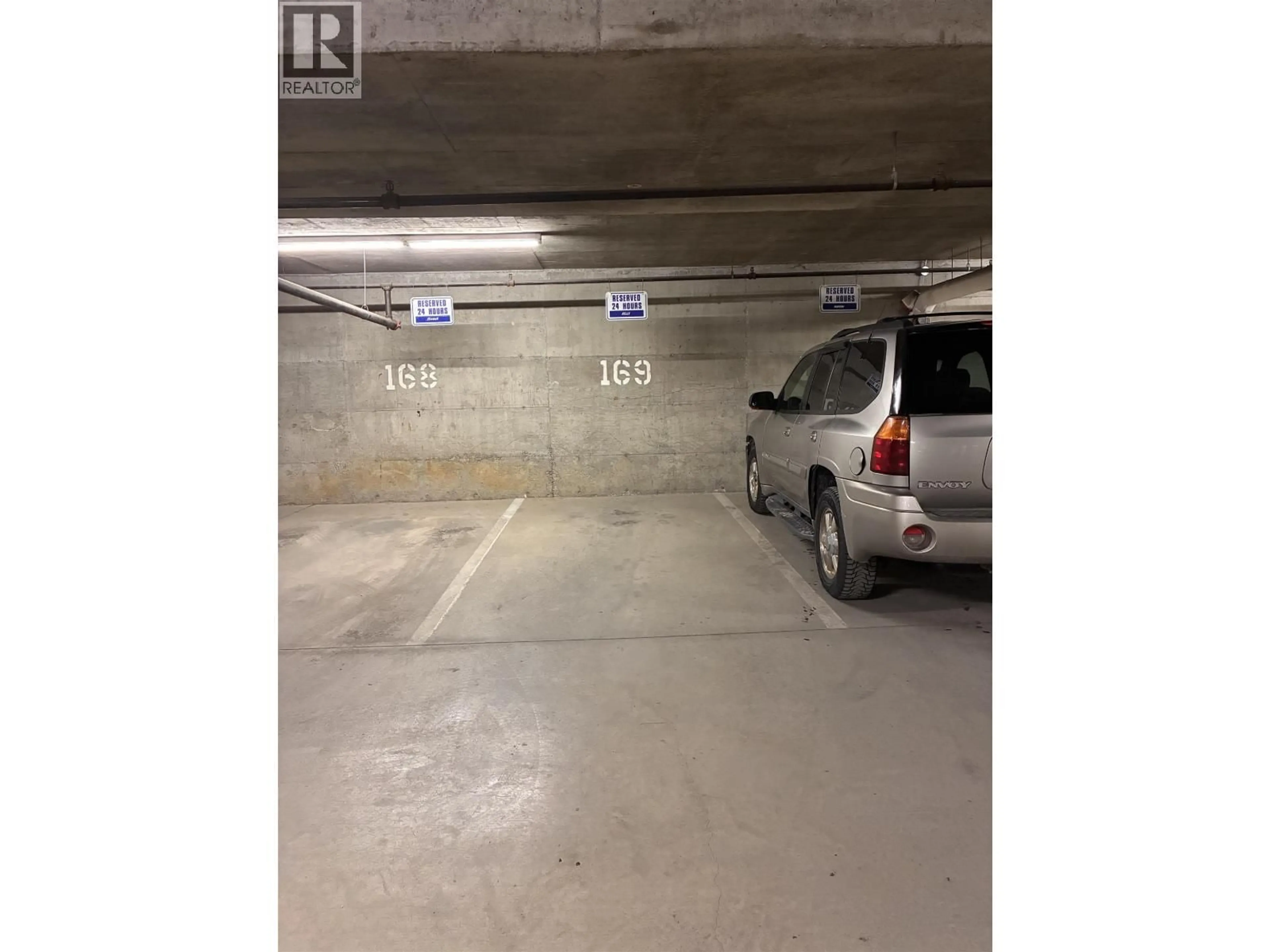 Parking for P169 - 4573 CHATEAU BOULEVARD, Whistler British Columbia V0N1B4