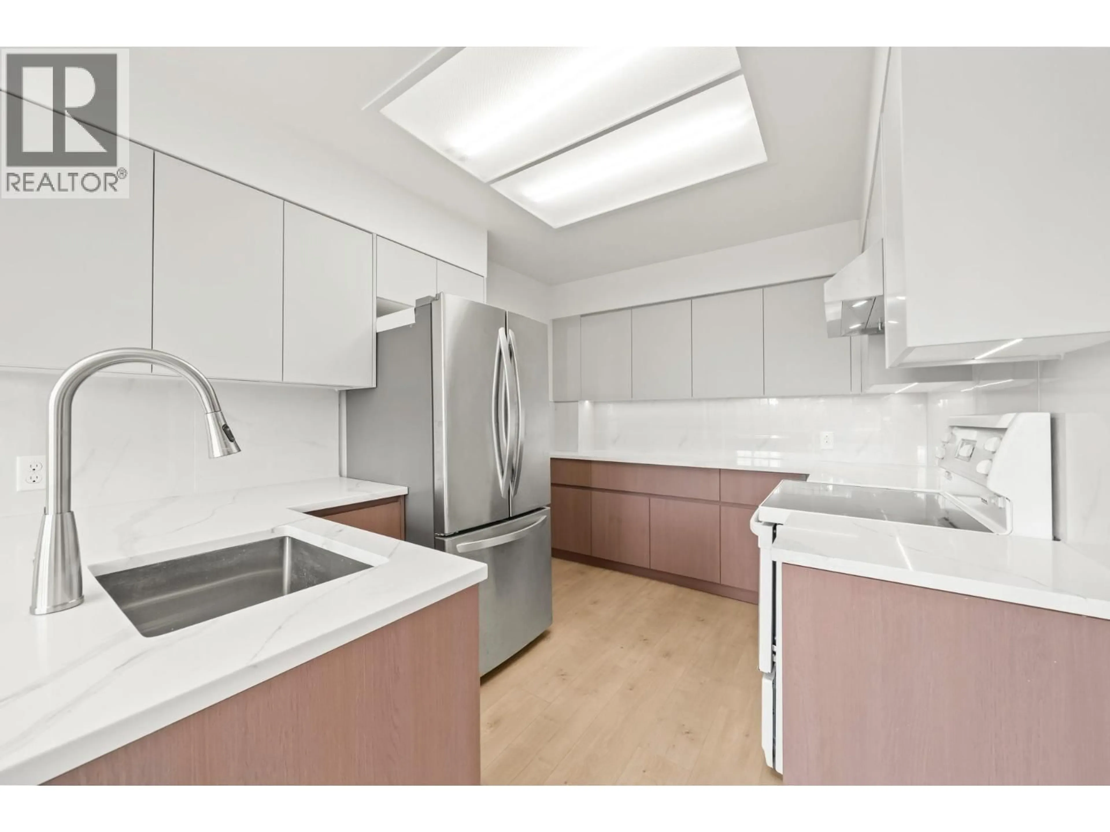 Standard kitchen, unknown for 532 64TH AVENUE, Vancouver British Columbia V6P2K9