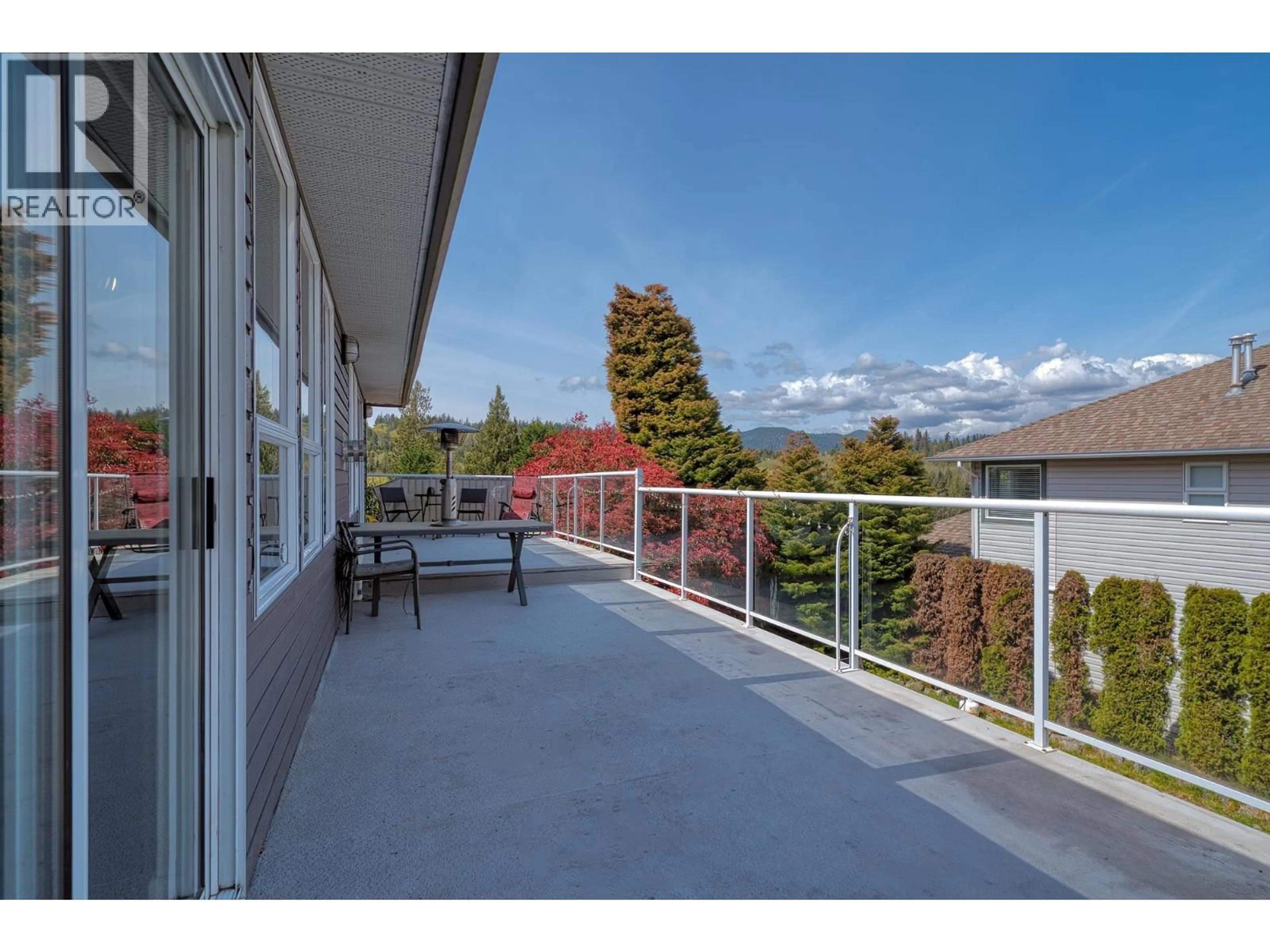 Patio, mountain view for 5796 TRAIL AVENUE, Sechelt British Columbia V7Z0L8