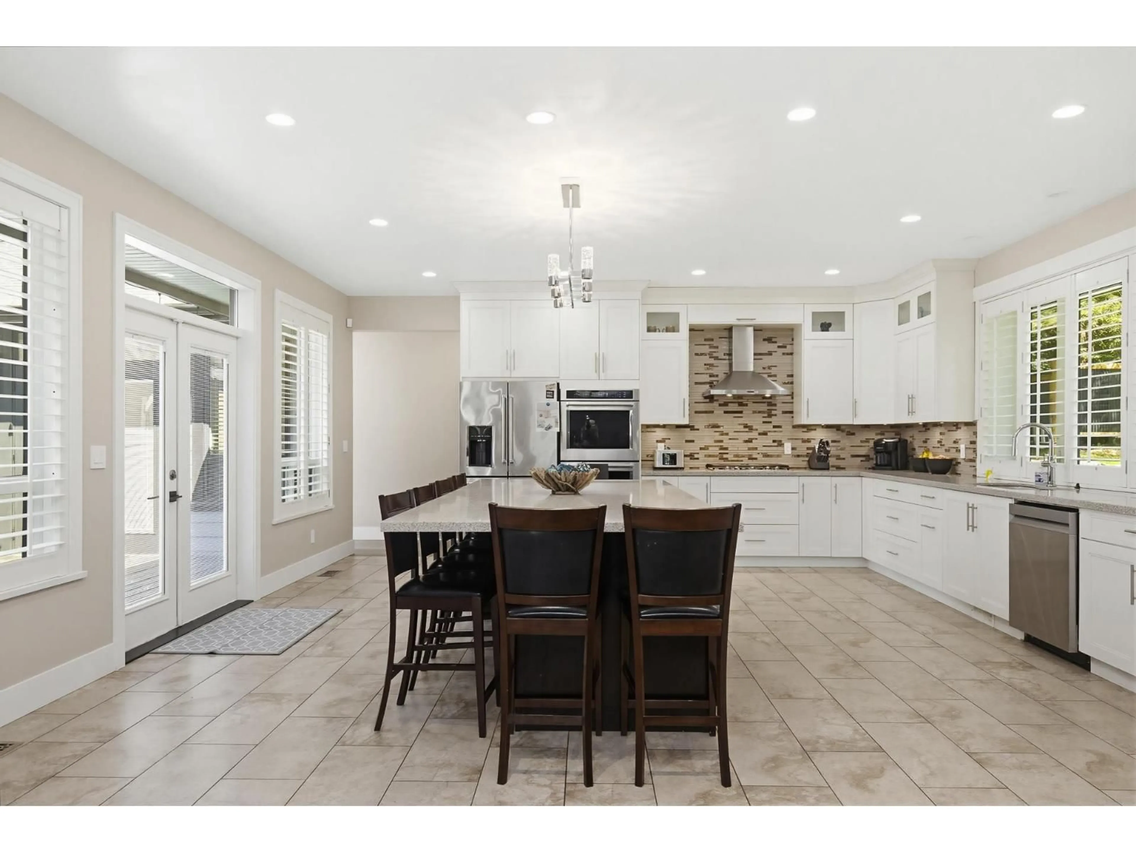 Open concept kitchen, ceramic/tile floor for 26393 64 AVENUE, Langley British Columbia V4W1M3