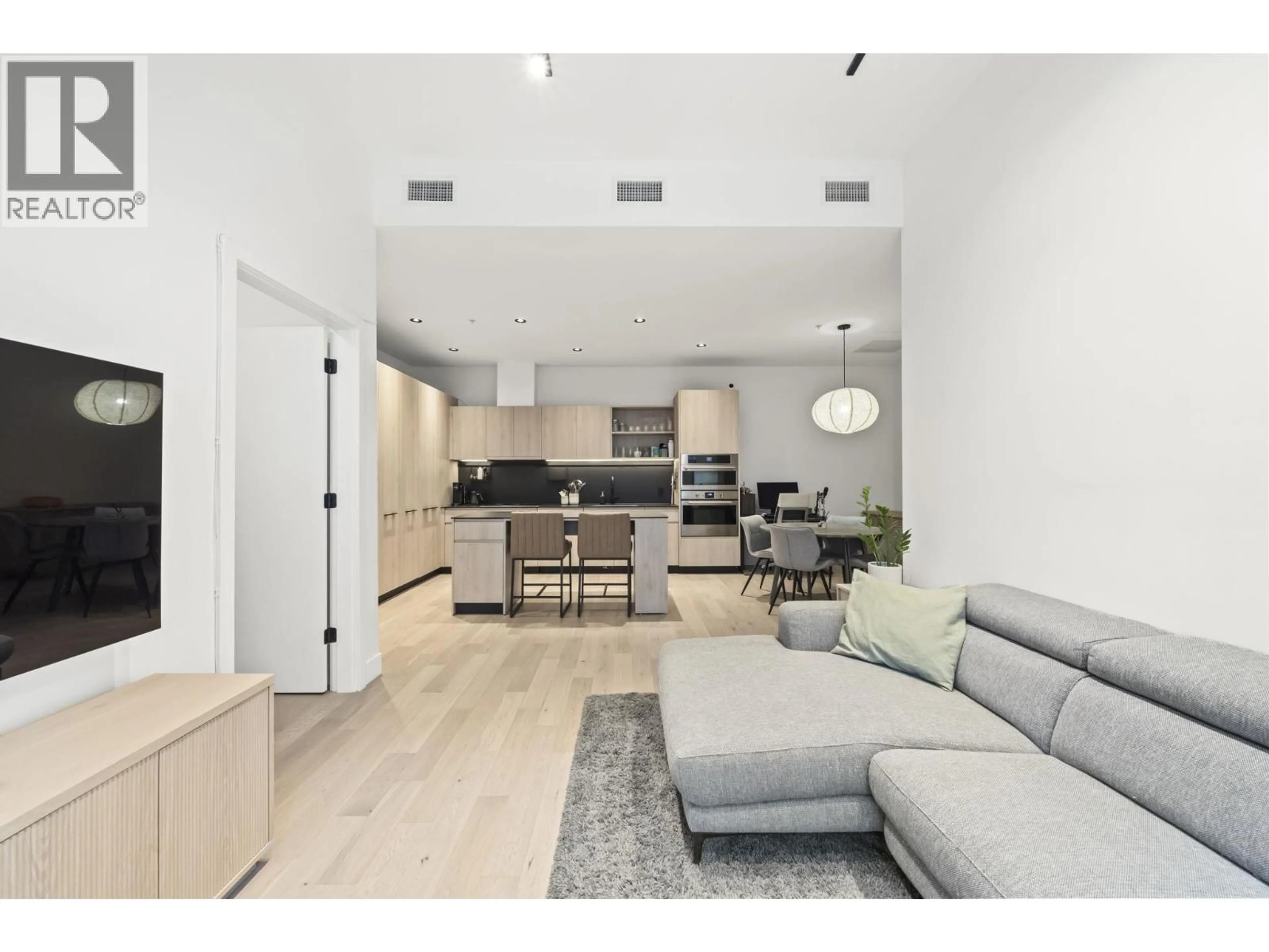 Unknown for 3958 DUMFRIES STREET, Vancouver British Columbia V5N0J1