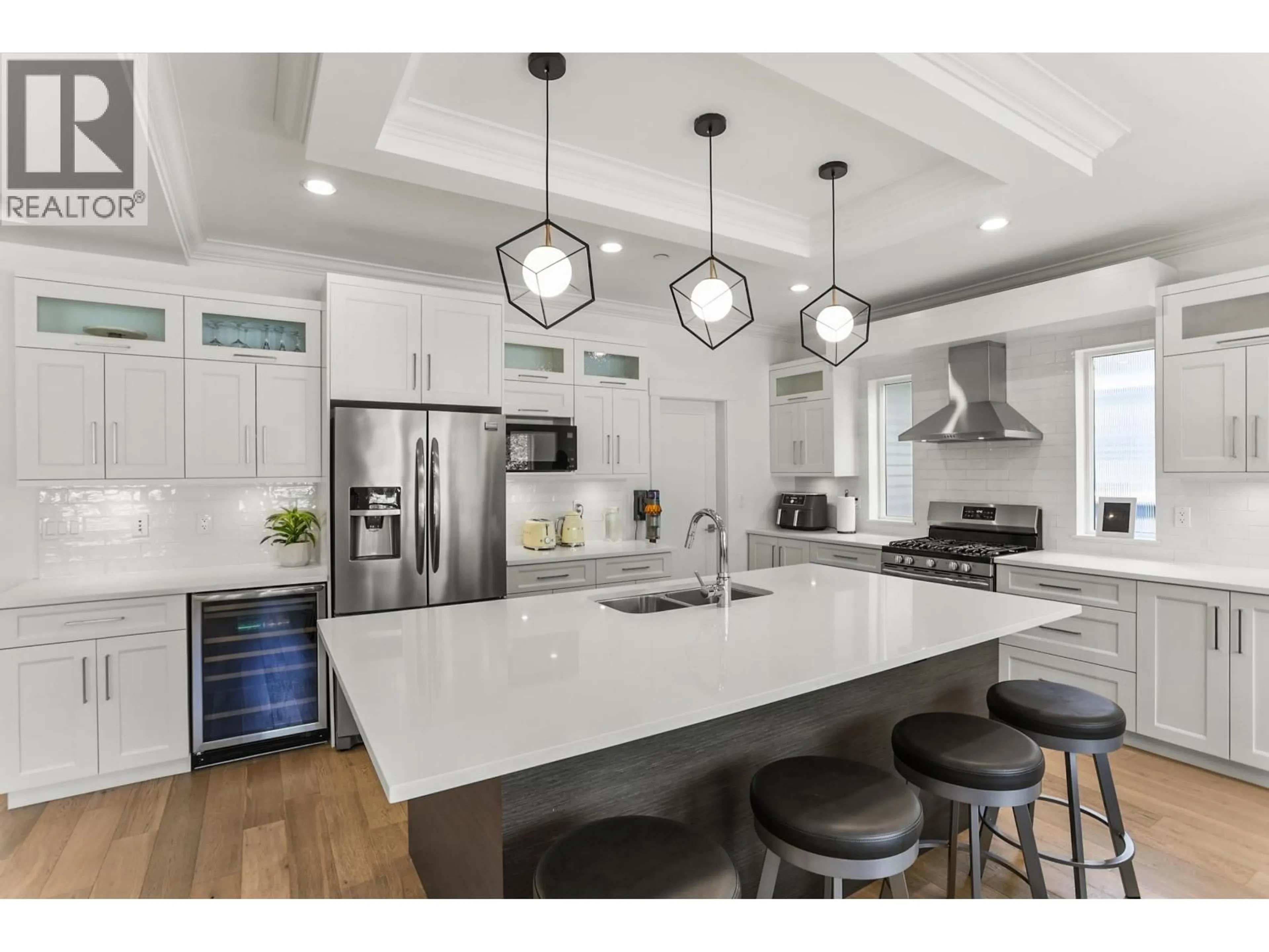 Open concept kitchen, ceramic/tile floor for 24761 101B AVENUE, Maple Ridge British Columbia V2W0H1