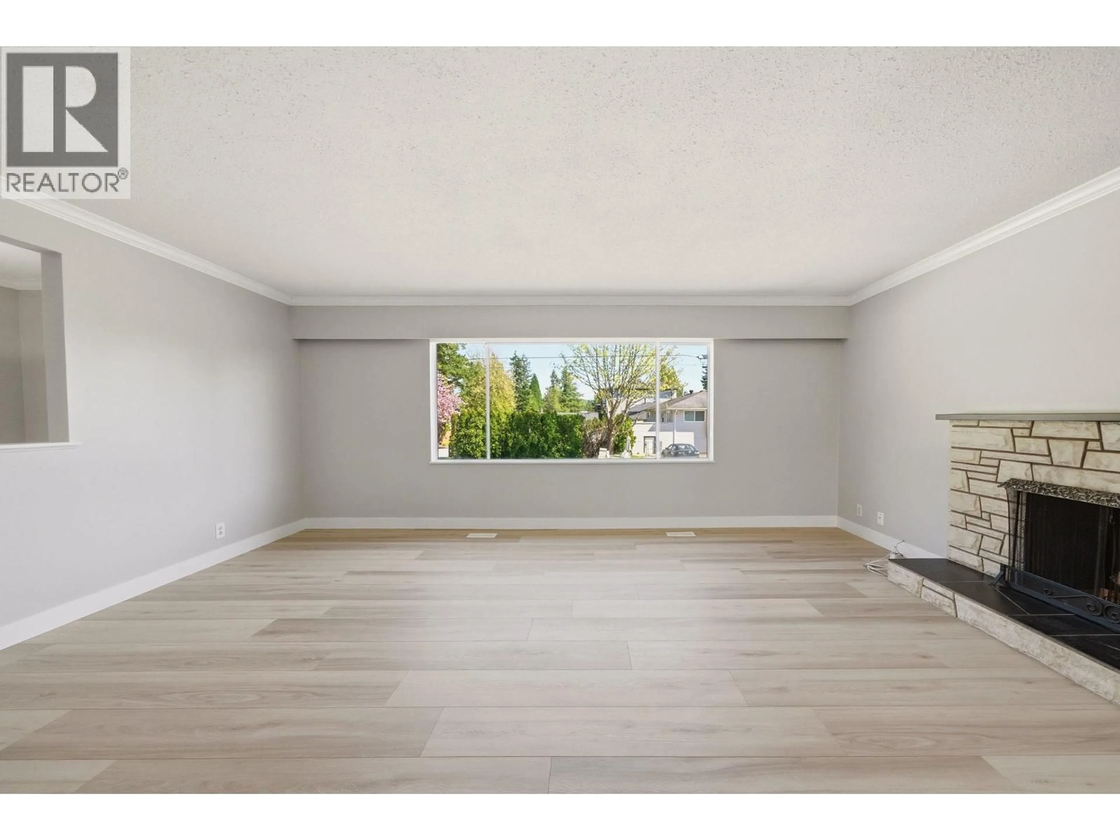 A pic of a room for 3561 YORK STREET, Port Coquitlam British Columbia V3B4A8