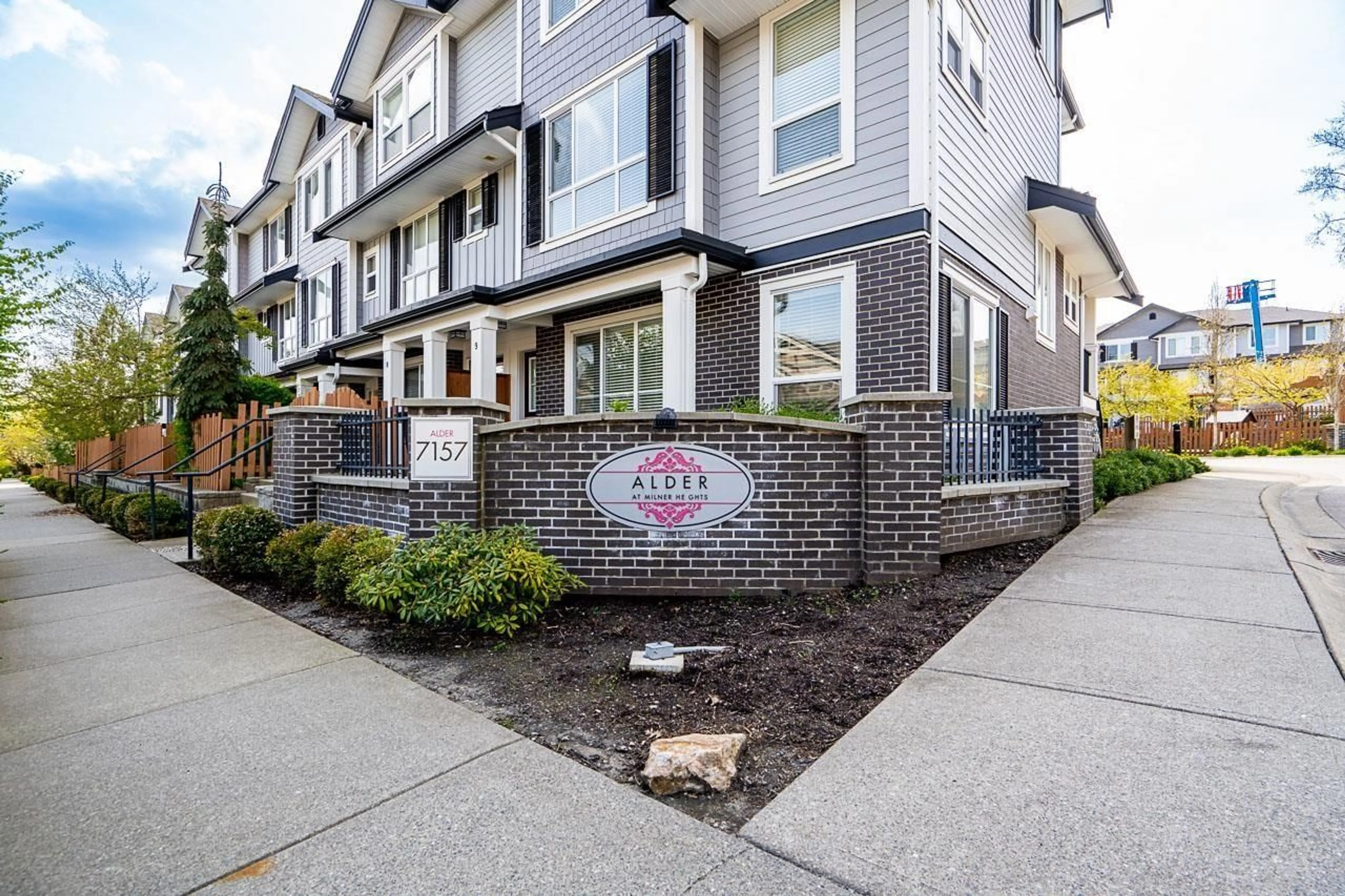 Patio, street for 28 - 7157 210 STREET, Langley British Columbia V2Y0T3