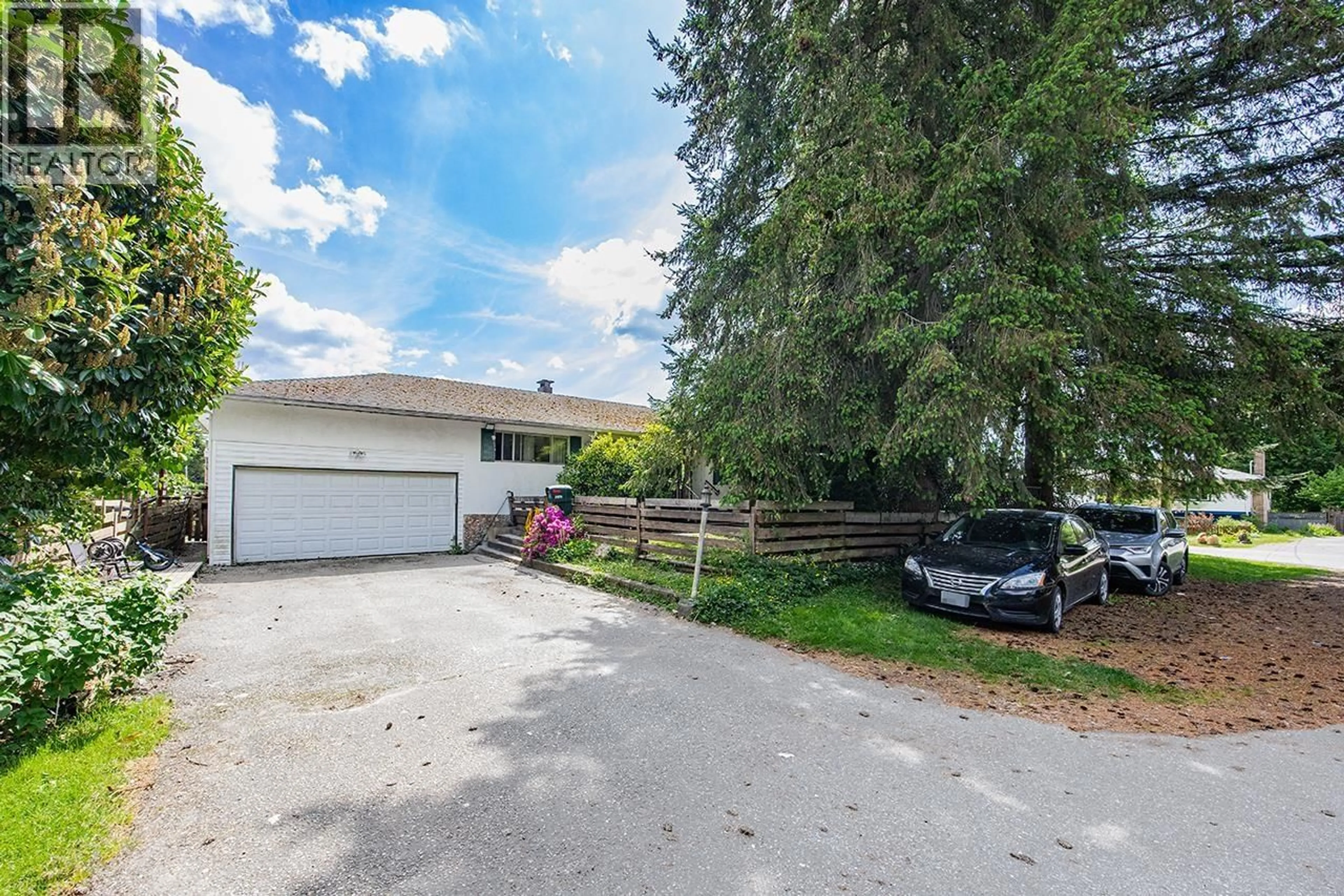 A pic from outside/outdoor area/front of a property/back of a property/a pic from drone, street for 21670 119 AVENUE, Maple Ridge British Columbia V2X2Y3