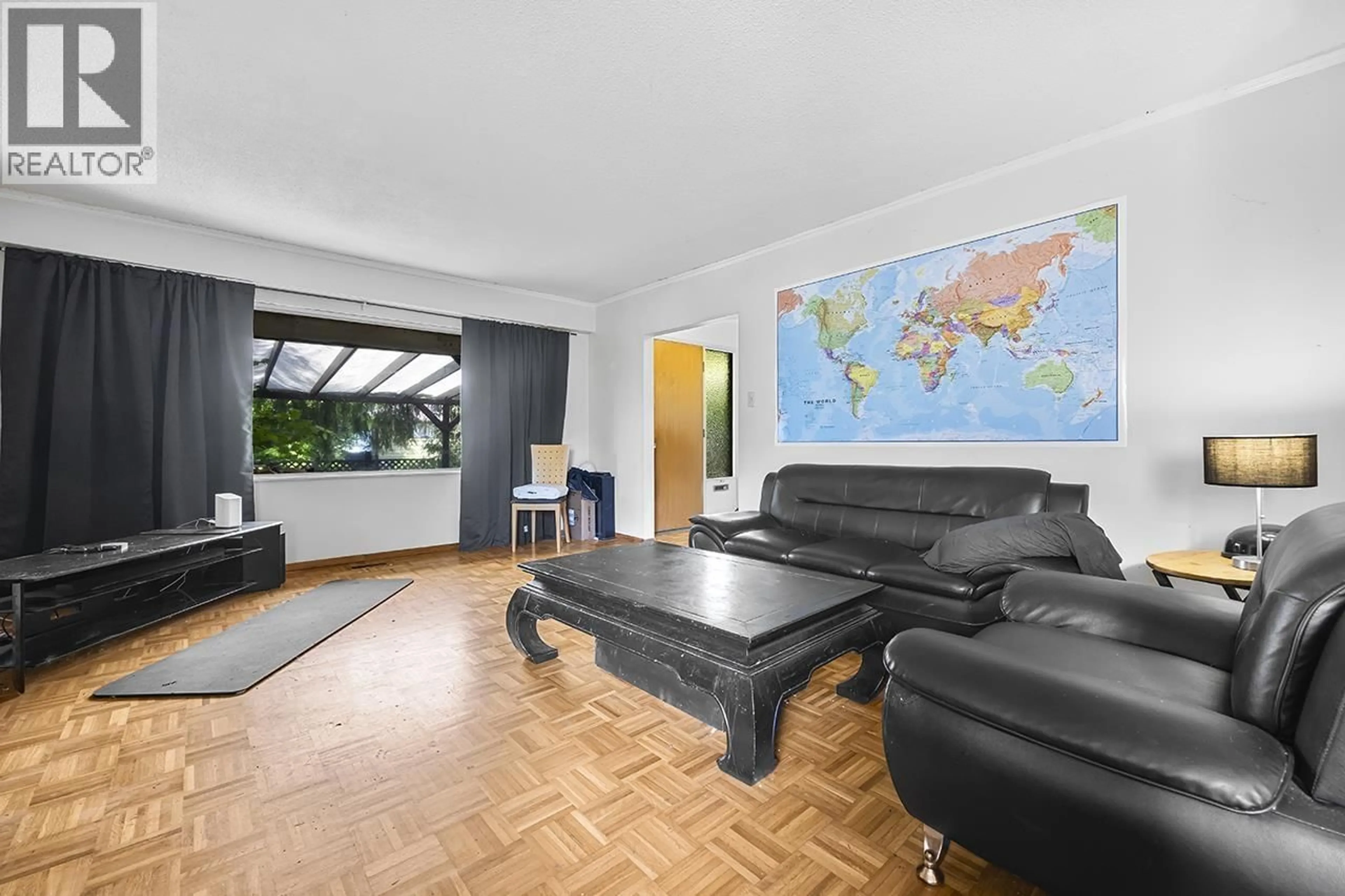 Living room with furniture, unknown for 21670 119 AVENUE, Maple Ridge British Columbia V2X2Y3