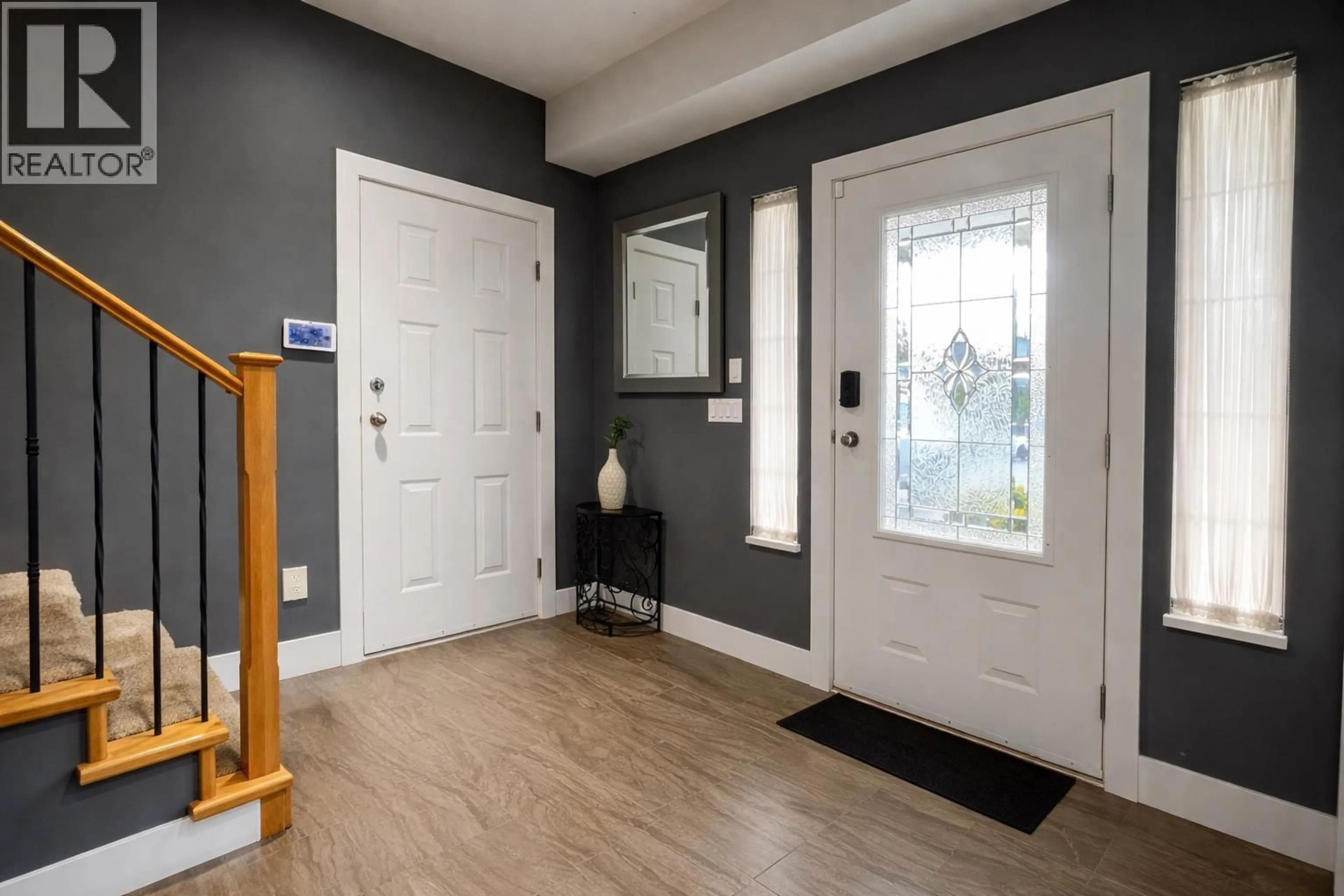 Indoor entryway for 12000 189B STREET, Pitt Meadows British Columbia V3Y1X1