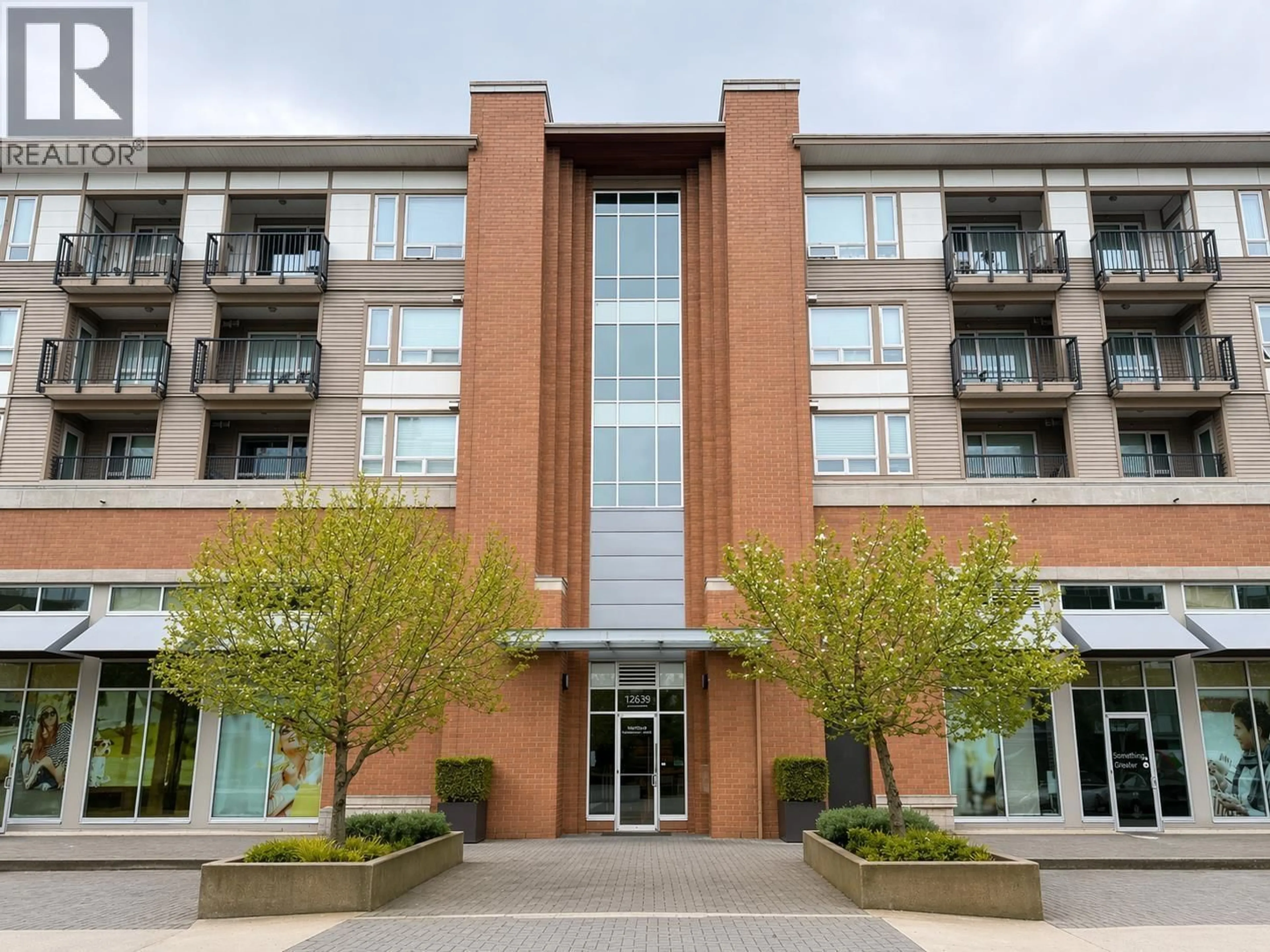 Indoor foyer for 205 - 12339 STEVESTON HIGHWAY, Richmond British Columbia V6W0B4