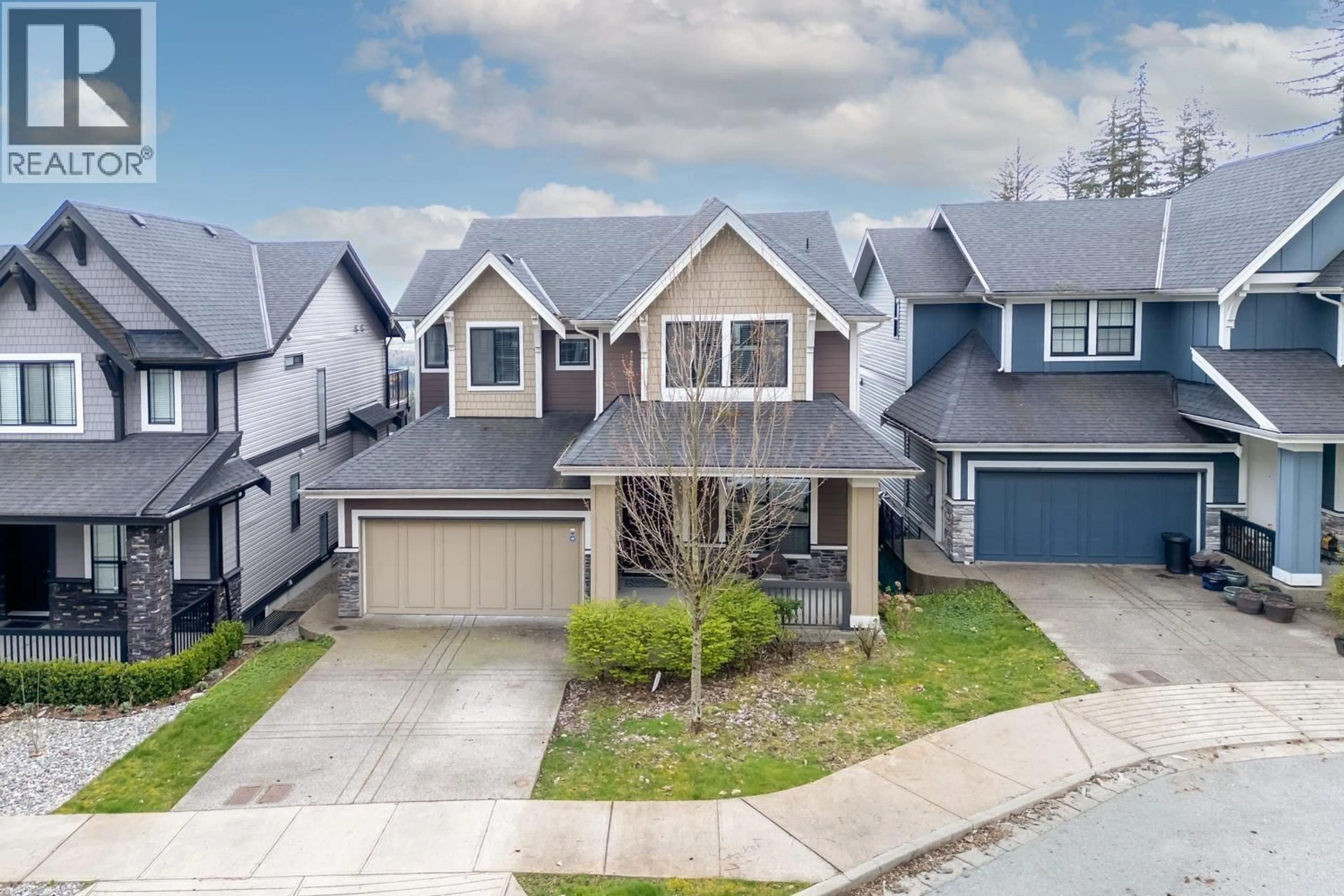 A pic from outside/outdoor area/front of a property/back of a property/a pic from drone, street for 3534 TRESTLE COURT, Coquitlam British Columbia V3E0L5
