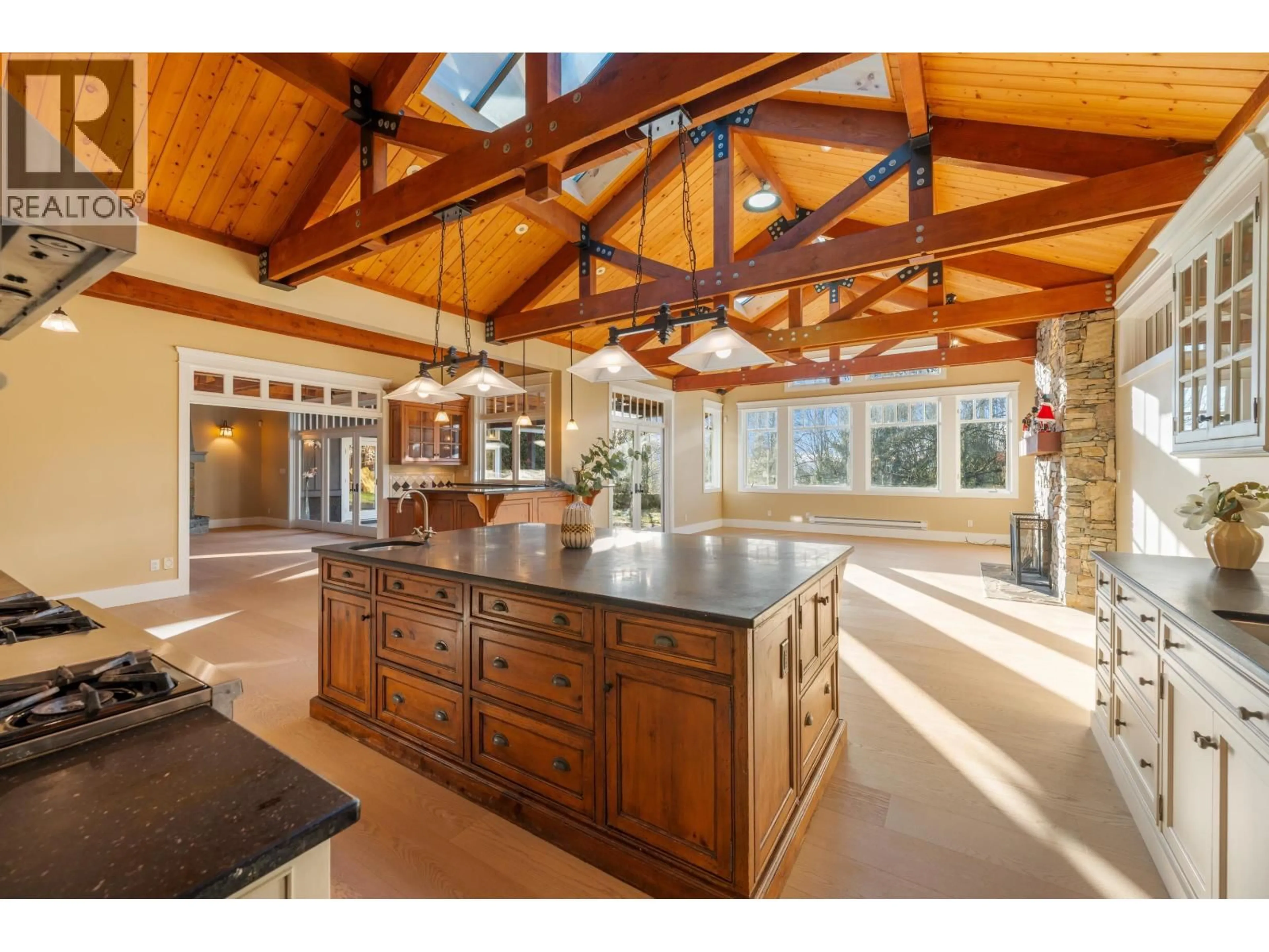 Open concept kitchen, ceramic/tile floor for 366 KEITH ROAD, West Vancouver British Columbia V7T1L7