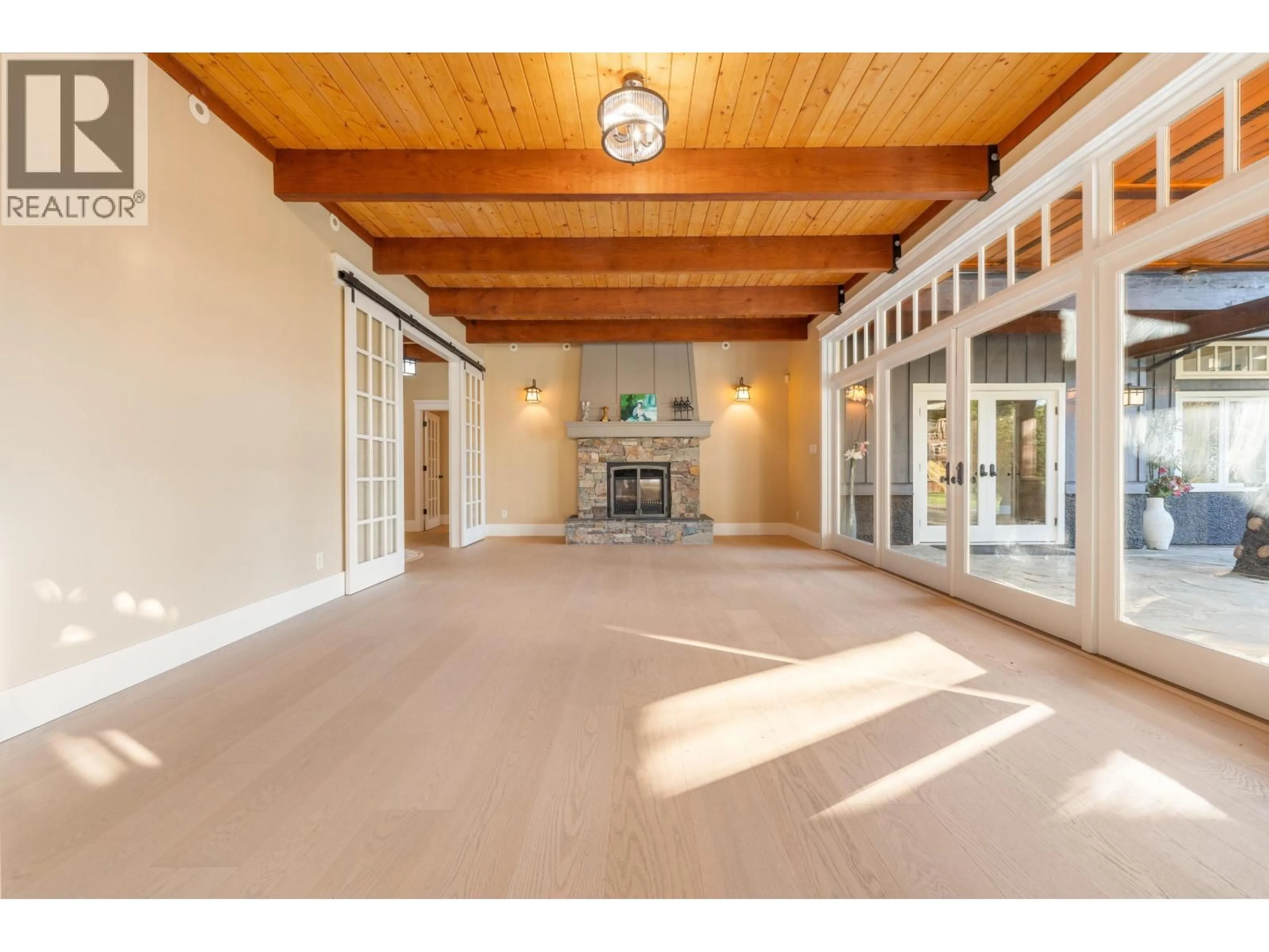 Unknown for 366 KEITH ROAD, West Vancouver British Columbia V7T1L7