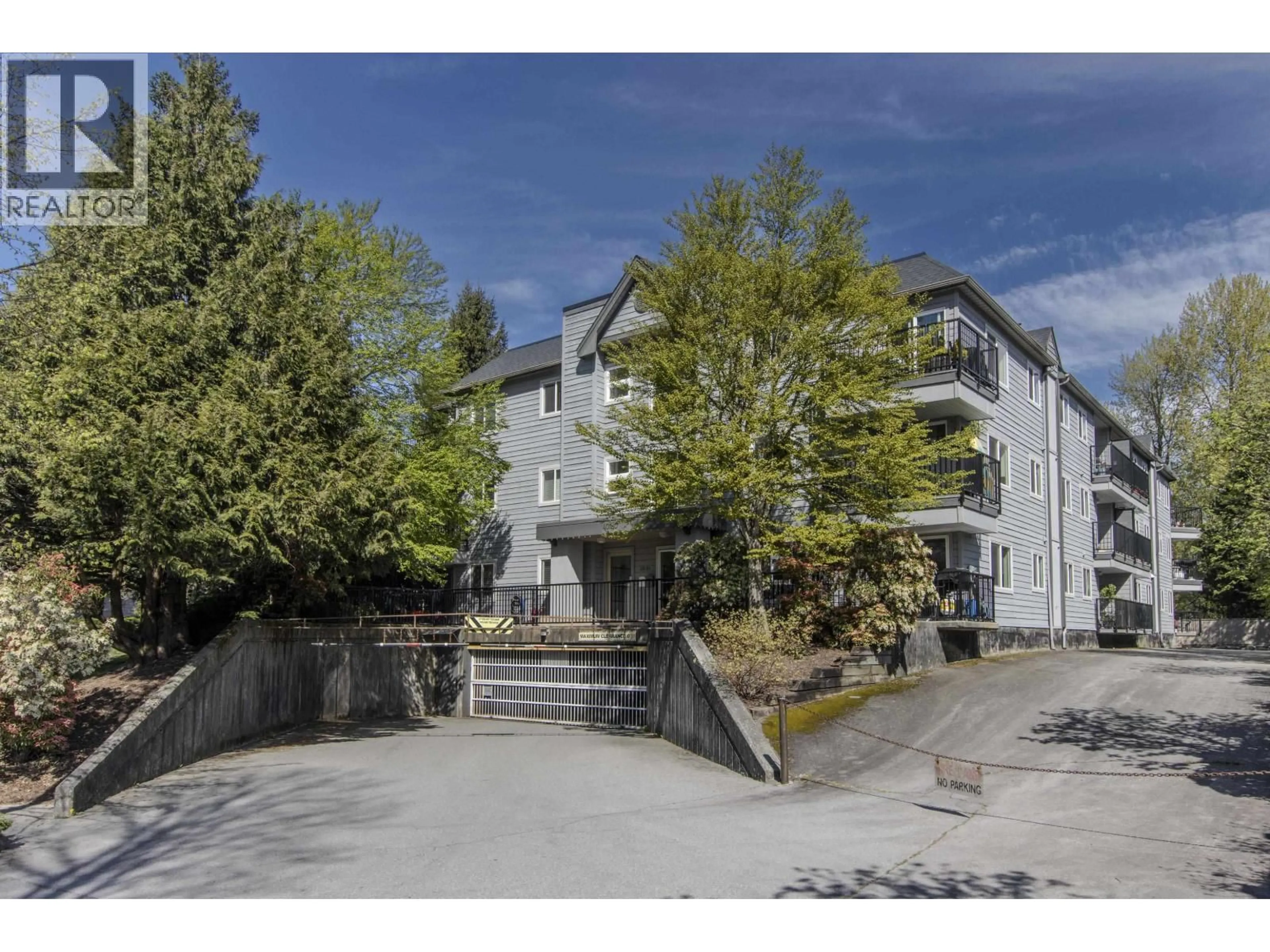 A pic from outside/outdoor area/front of a property/back of a property/a pic from drone, street for E105 - 40180 WILLOW CRESCENT, Squamish British Columbia V8B0M3