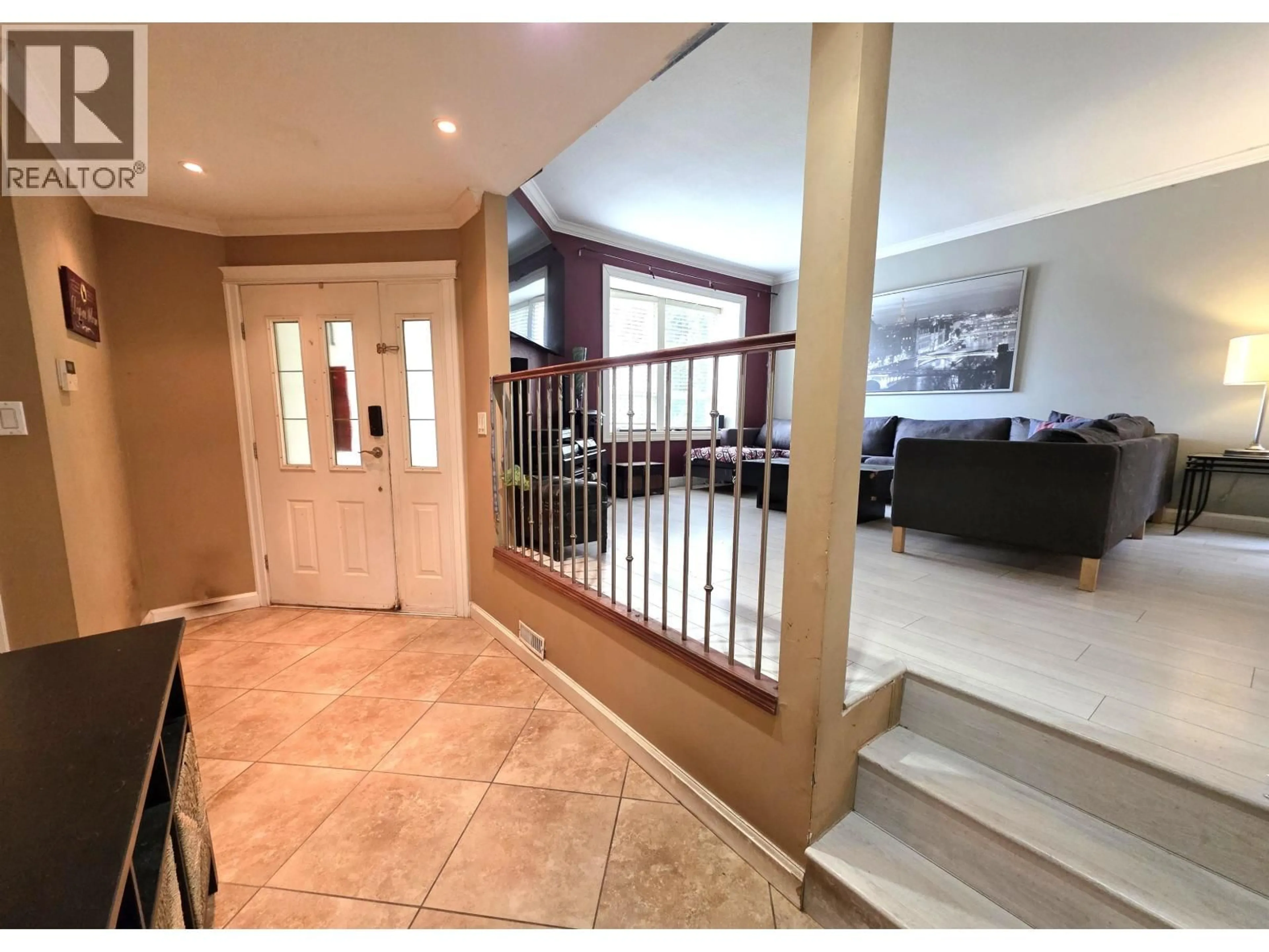 Indoor foyer for 12033 206B STREET, Maple Ridge British Columbia V2X9T8