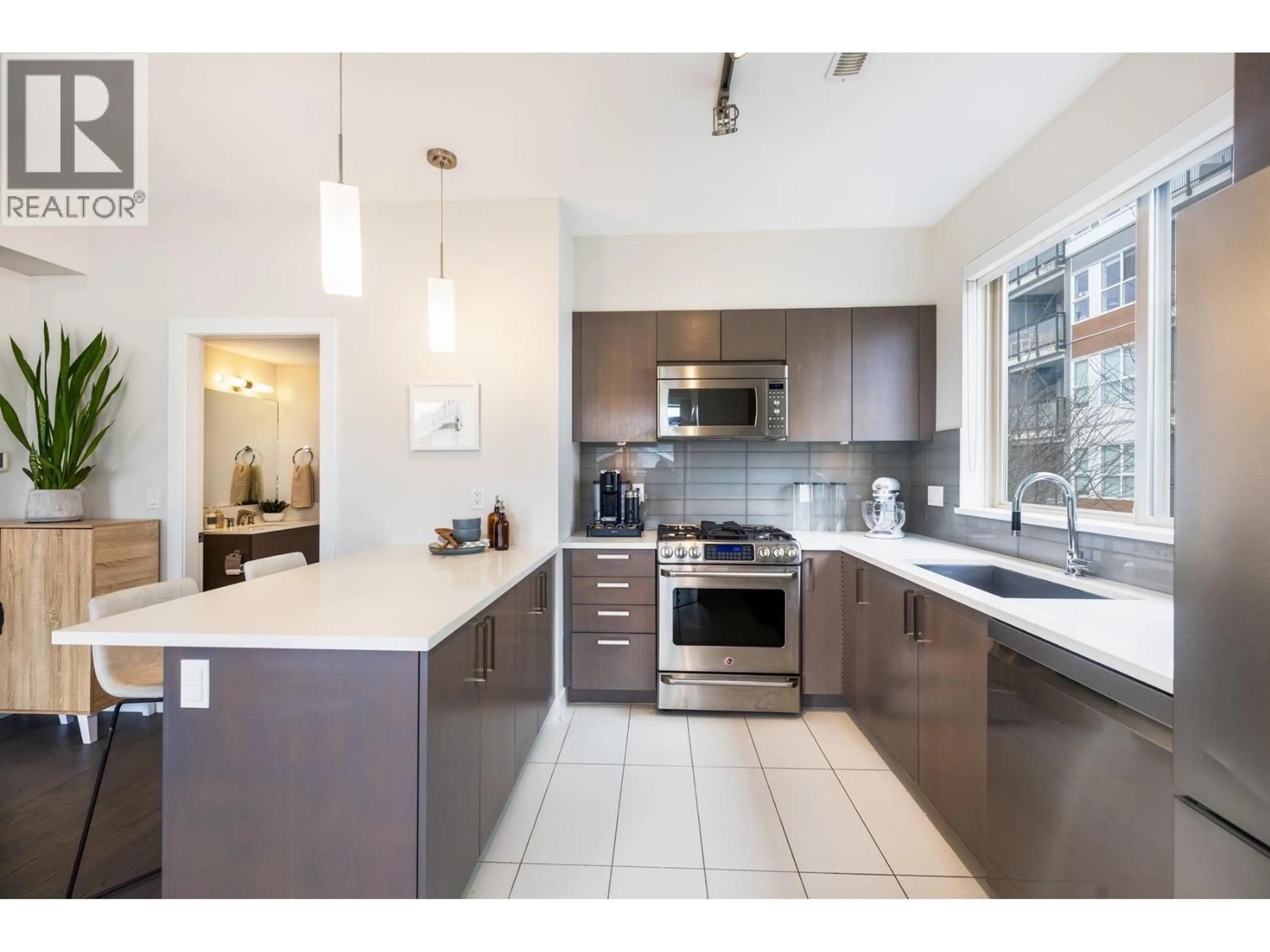 Open concept kitchen, ceramic/tile floor for 50 - 10133 RIVER DRIVE, Richmond British Columbia V6X0K8