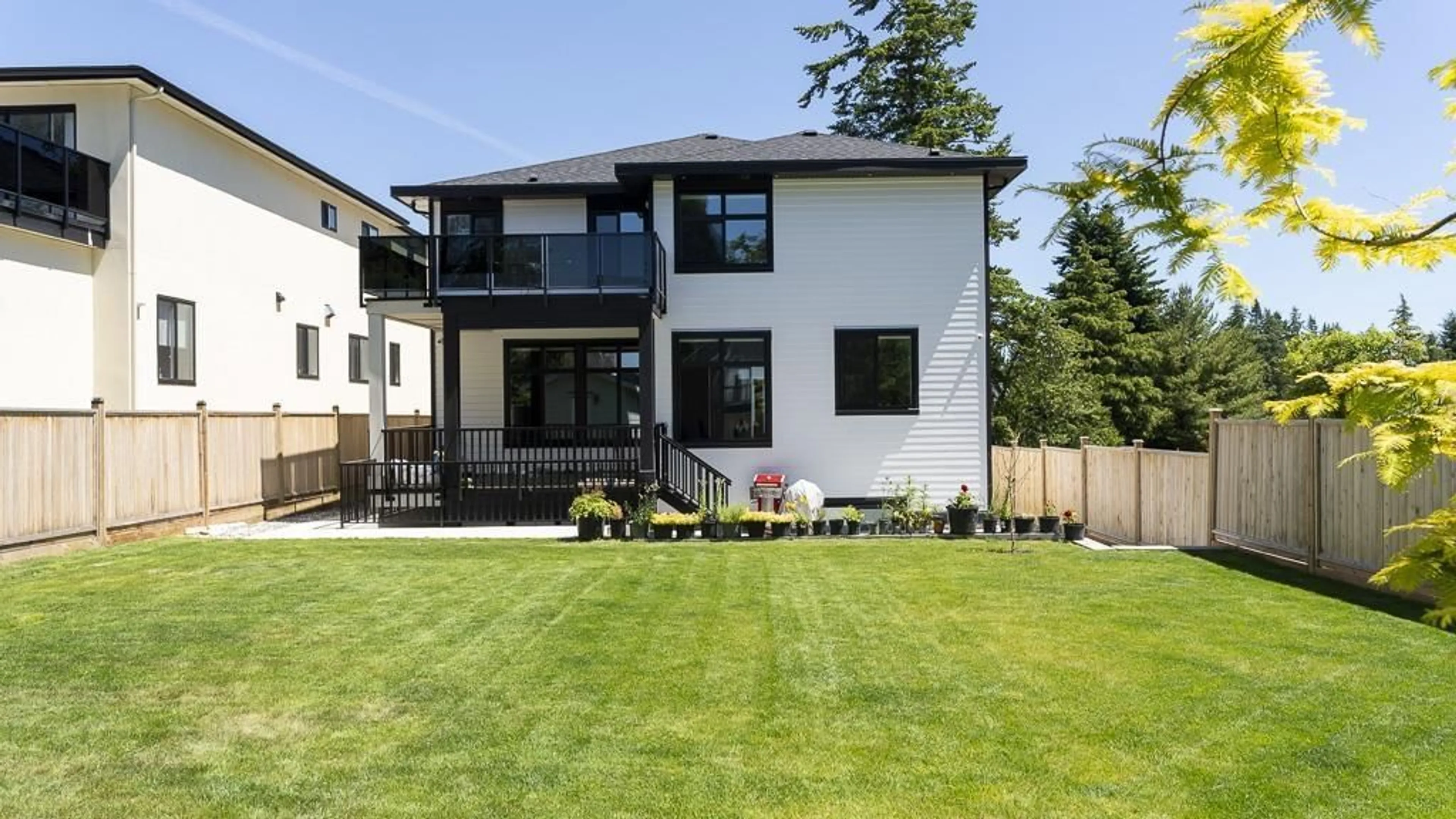 Home with brick exterior material, unknown for 937 160B STREET, Surrey British Columbia V4A9A7