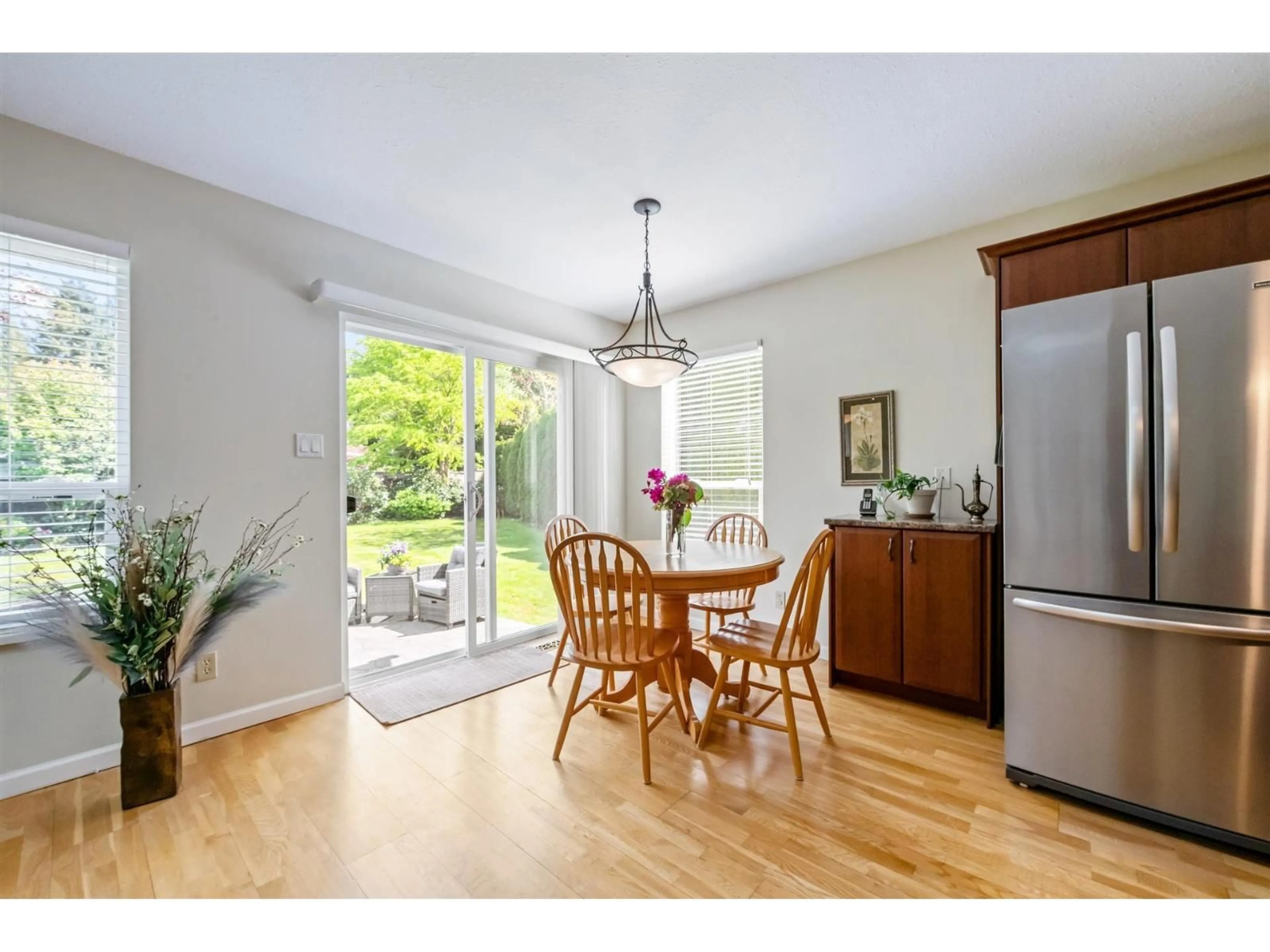Dining room, wood/laminate floor for 2436 126 STREET, Surrey British Columbia V4A8H7