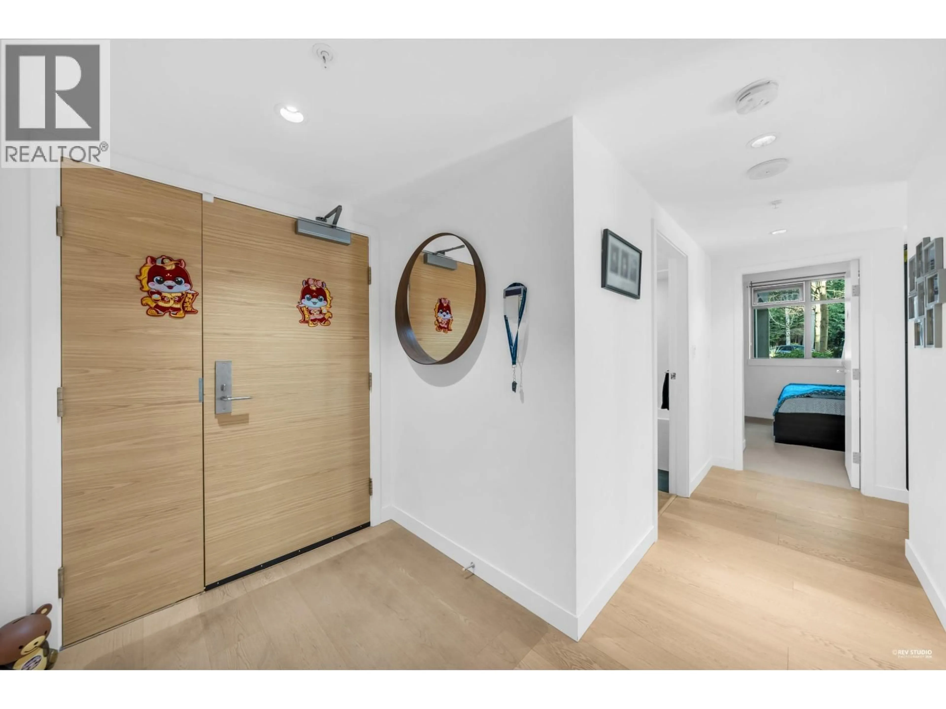 Indoor foyer for 105 - 5782 BERTON AVENUE, Vancouver British Columbia V6S0C1